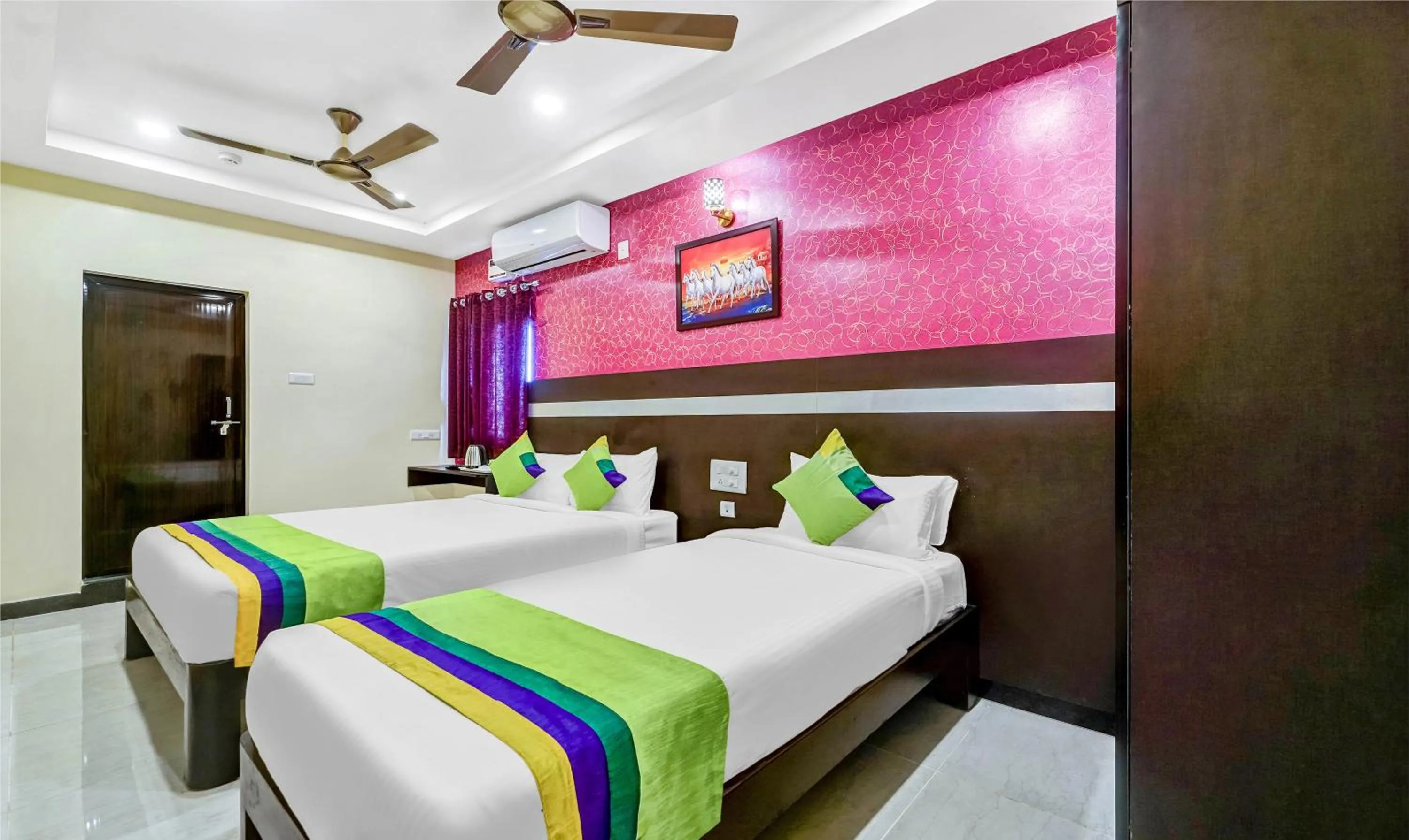 Bedroom, Bed in Treebo Sripadha Residency Alipiri Road