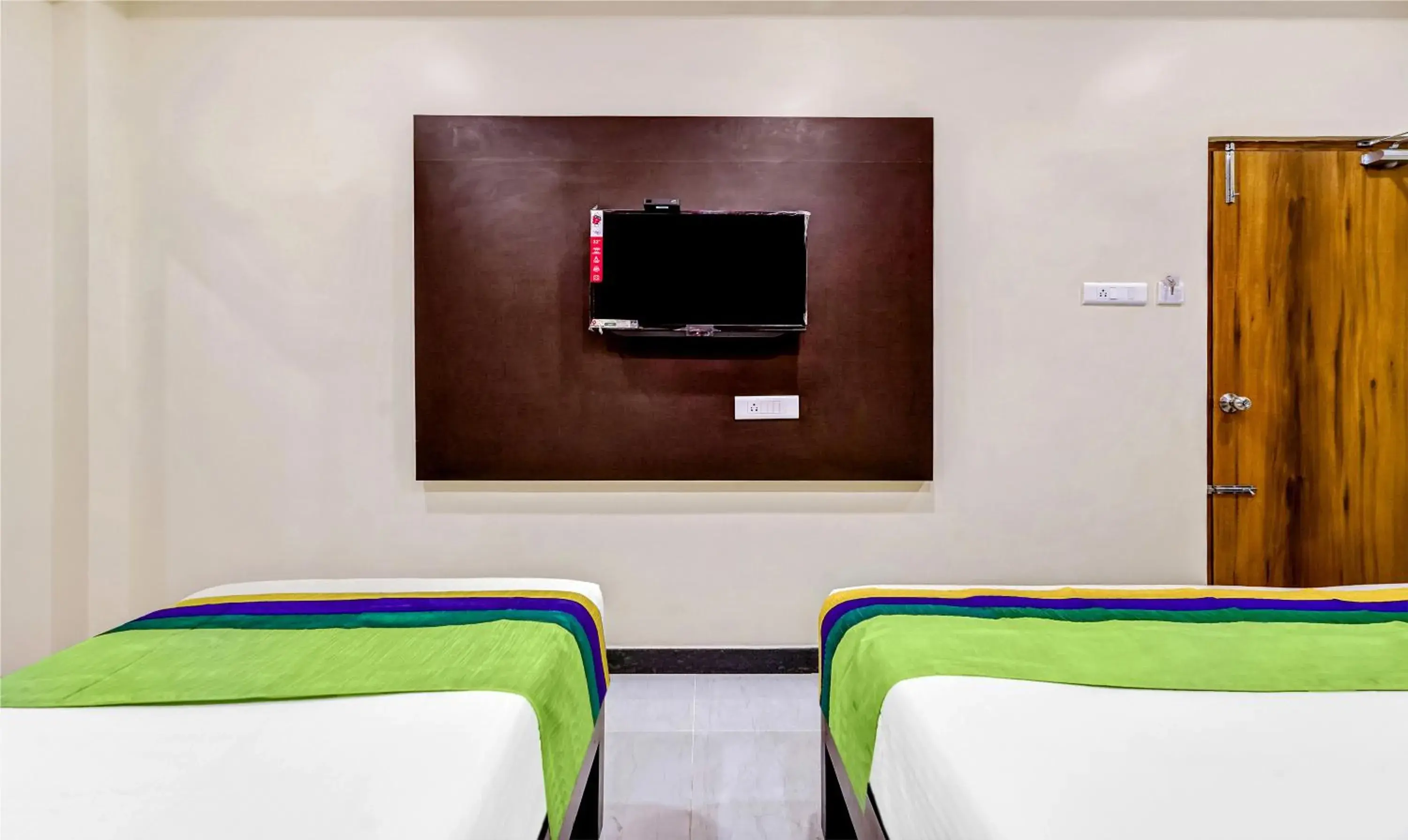 TV and multimedia, Bed in Treebo Sripadha Residency Alipiri Road TV and multimedia, Bed in Treebo Sripadha Residency Alipiri Road