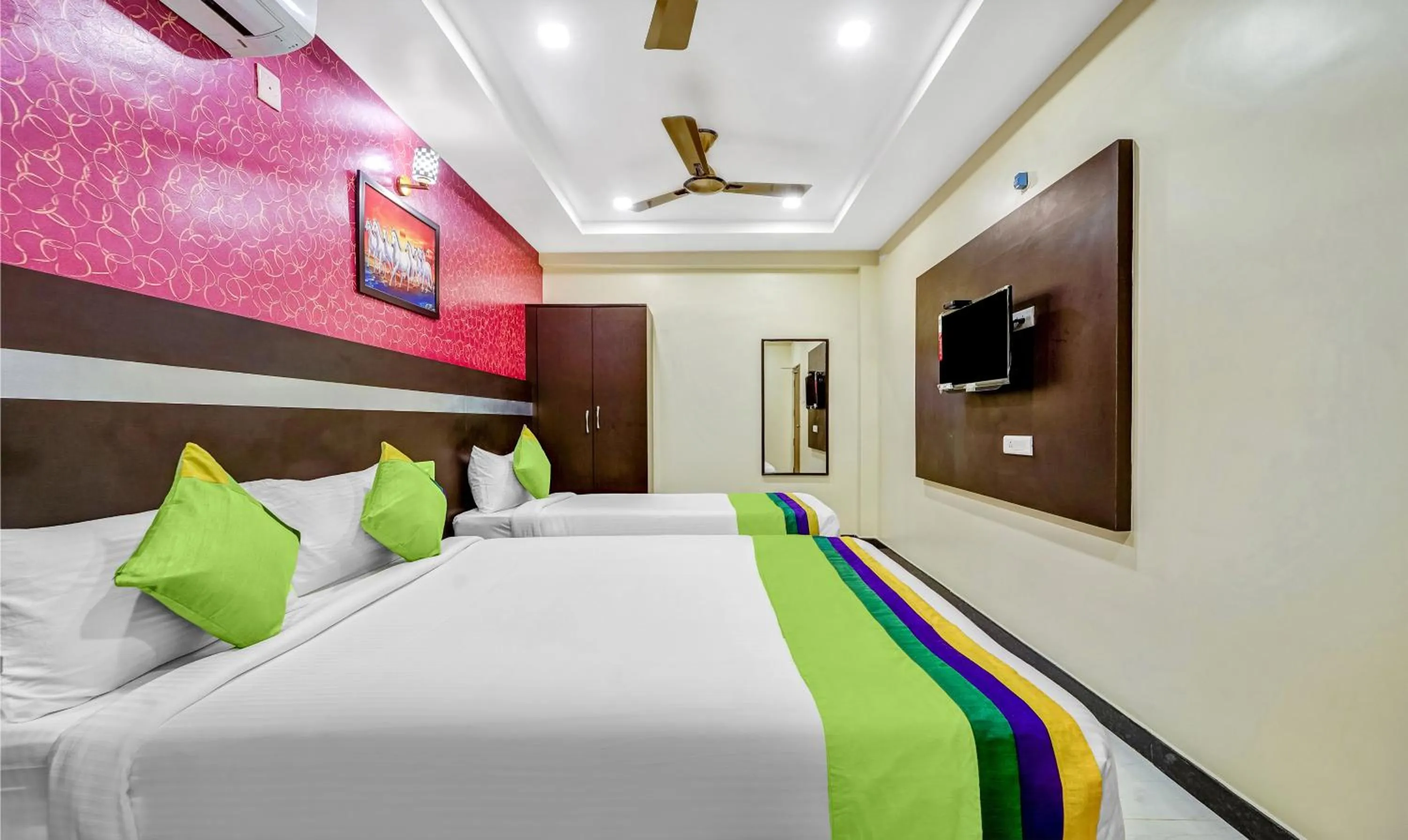 Bedroom, Bed in Treebo Sripadha Residency Alipiri Road