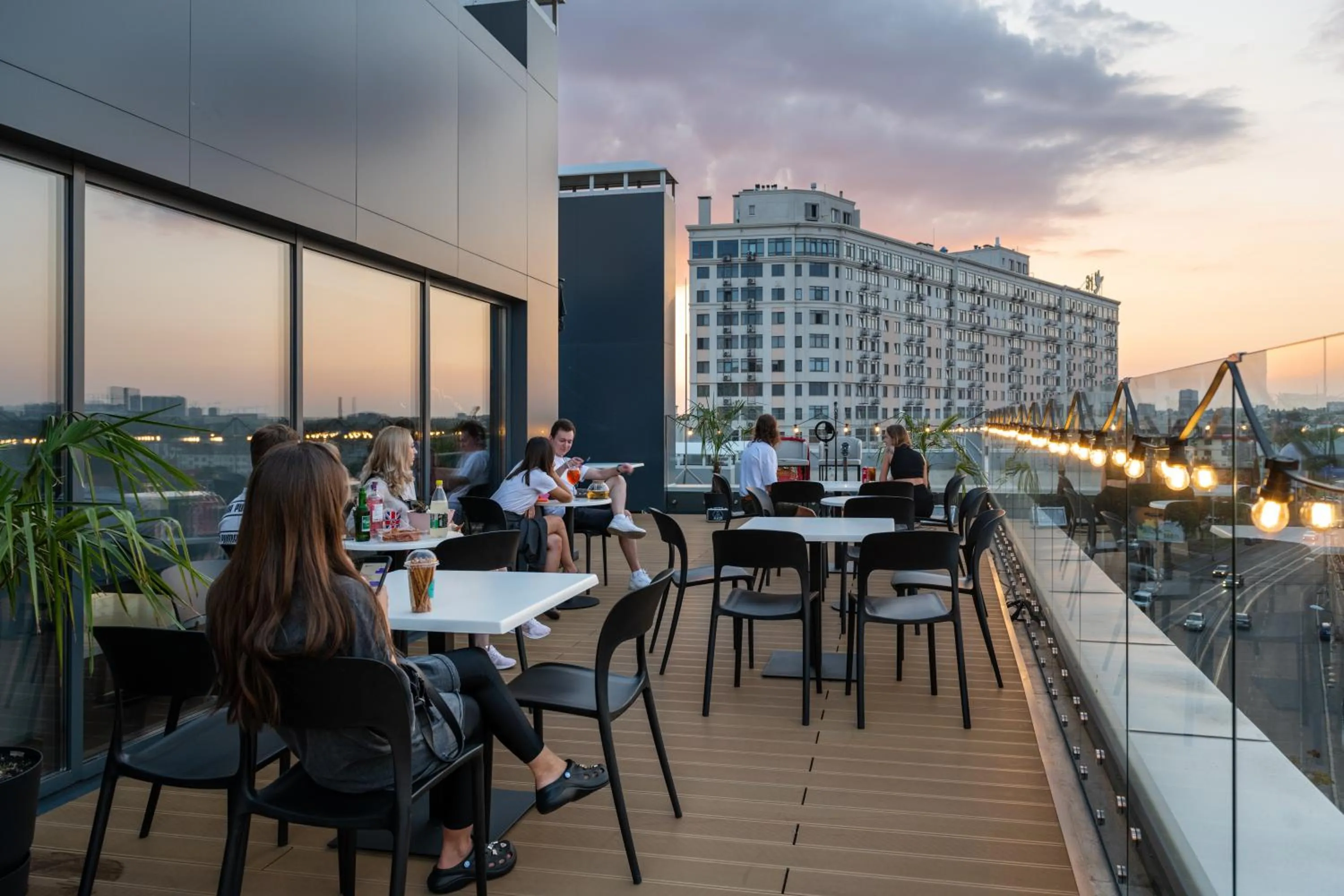 Balcony/Terrace in WOL 121 by Ribas