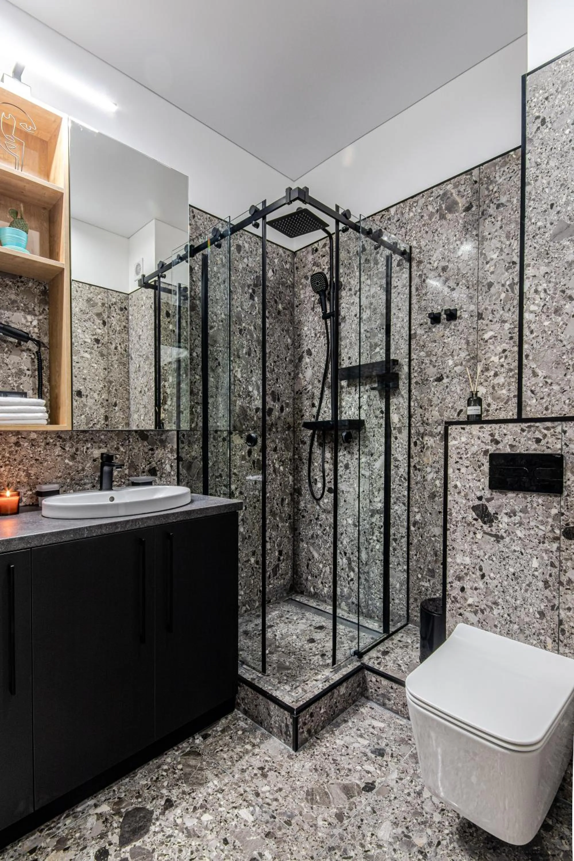 Bathroom in WOL 121 by Ribas
