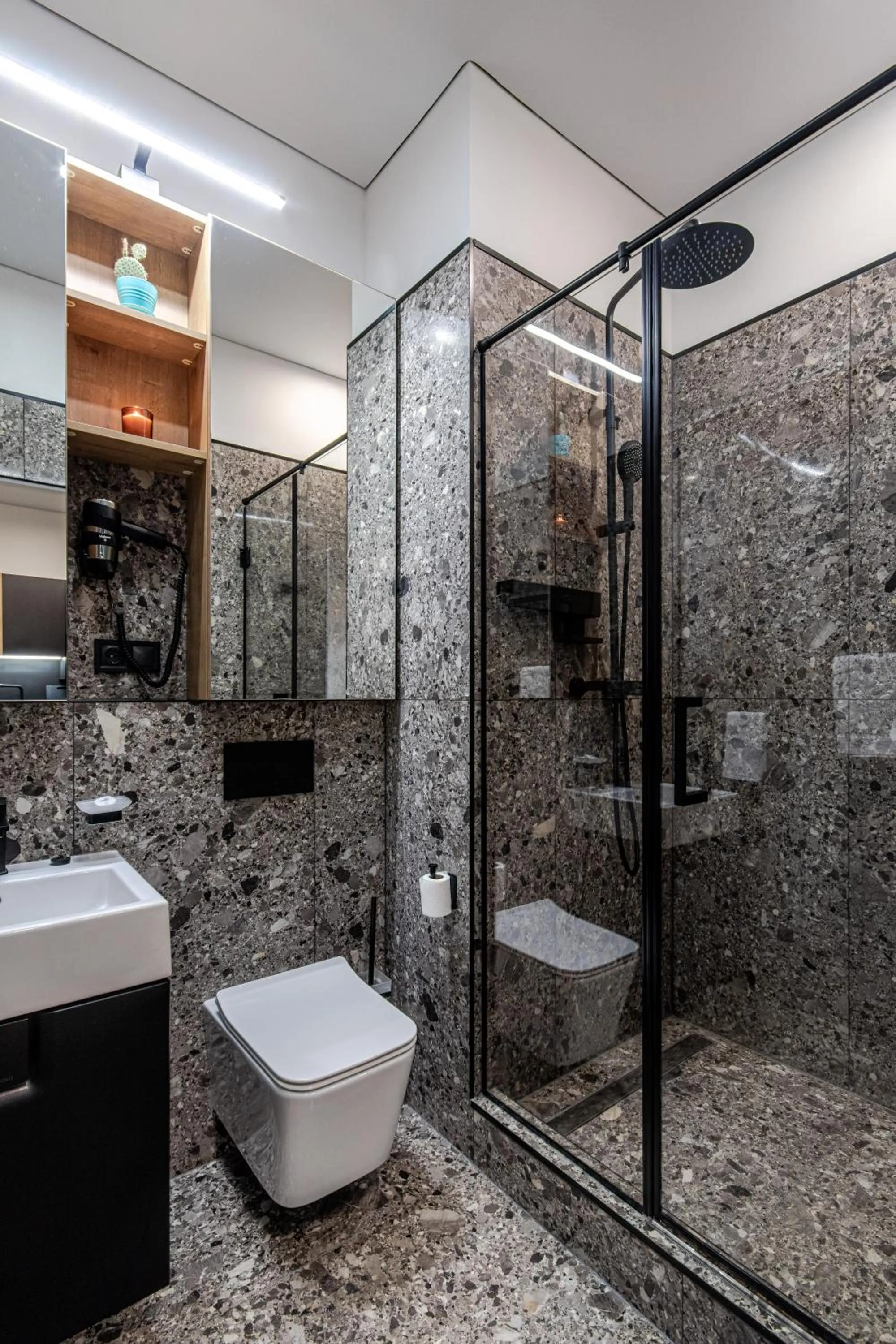 Bathroom in WOL 121 by Ribas