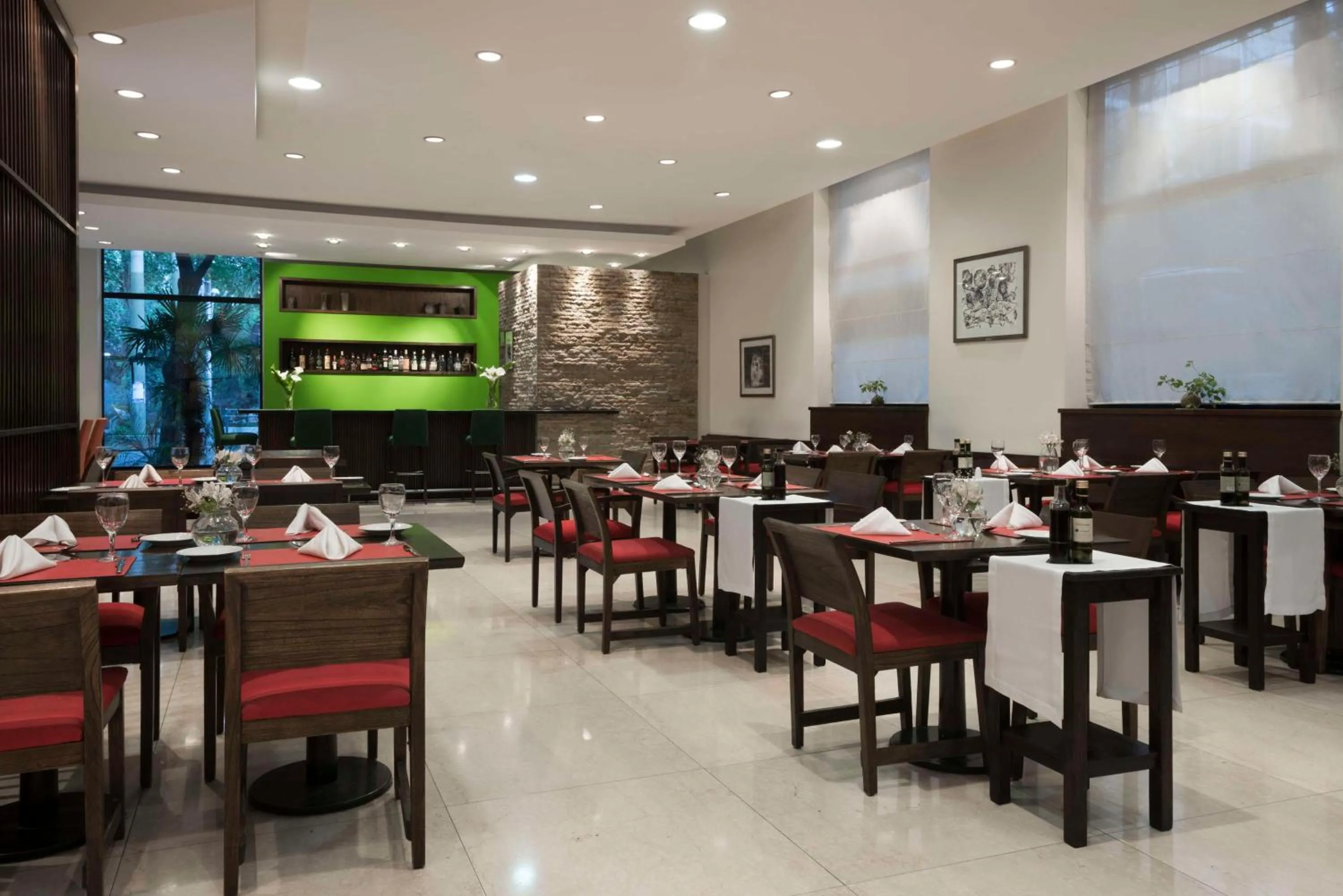 Restaurant/places to eat in NH Mendoza Cordillera