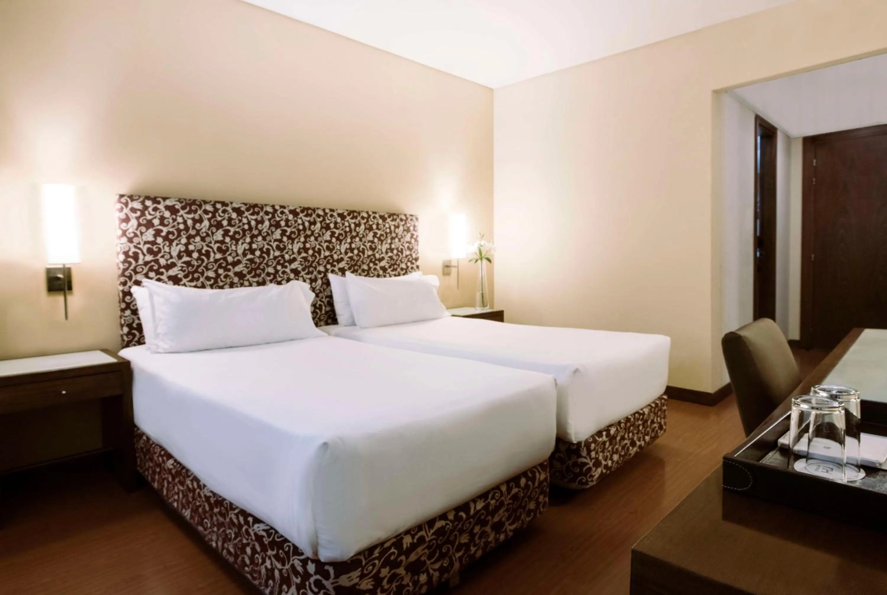 Bedroom, Bed in NH Mendoza Cordillera