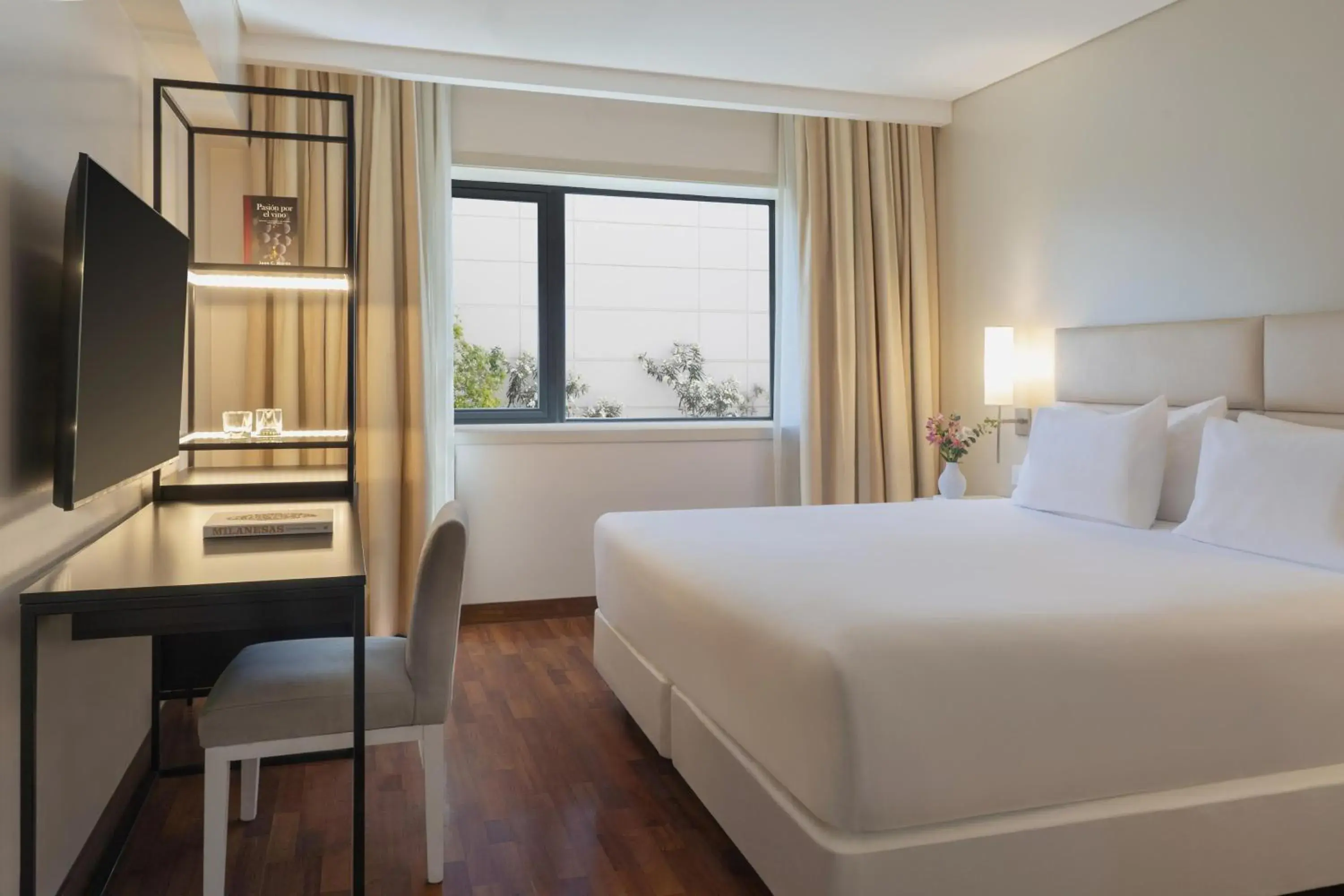 Bedroom, Bed in NH Mendoza Cordillera Bedroom, Bed in NH Mendoza Cordillera