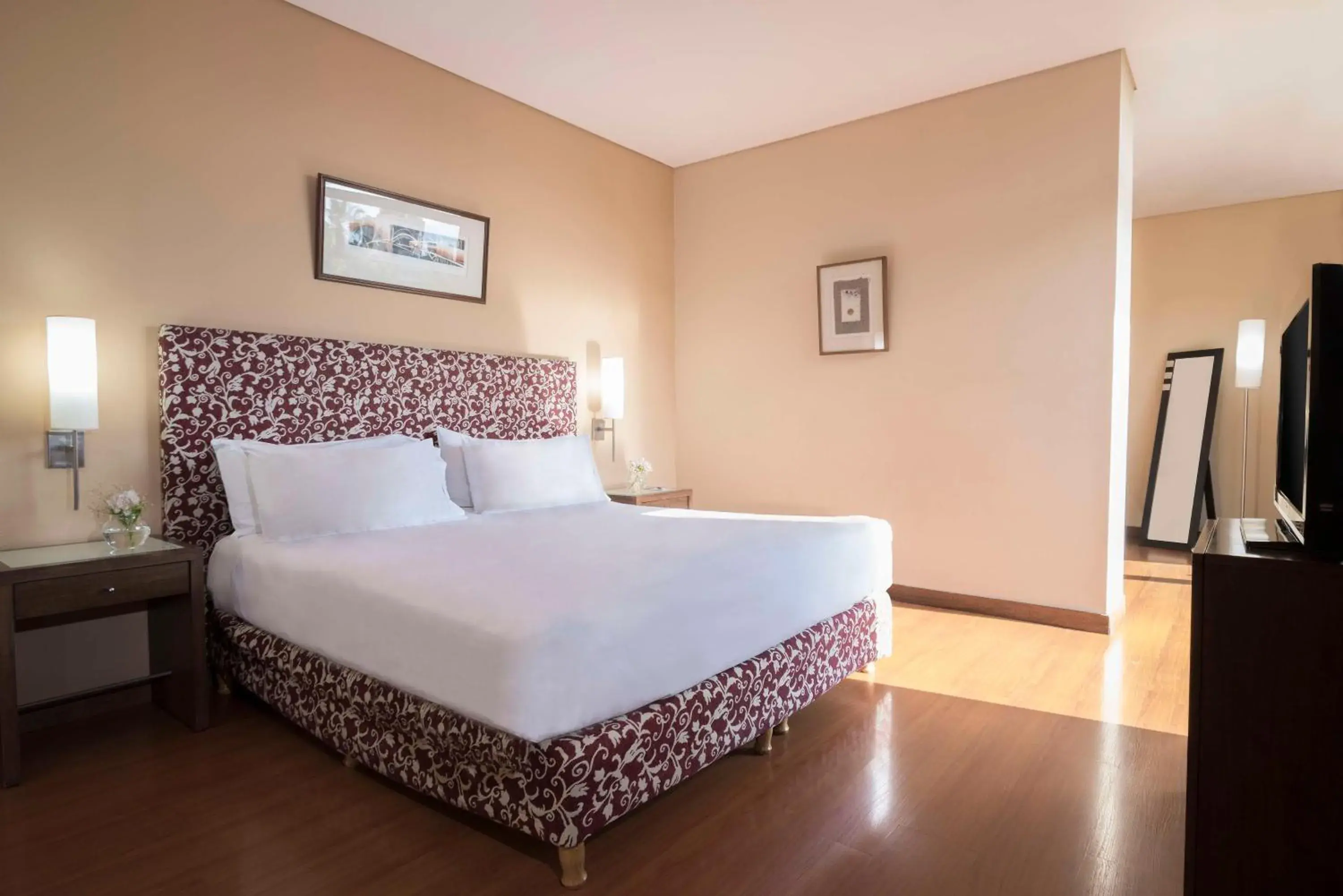 Bedroom, Bed in NH Mendoza Cordillera Bedroom, Bed in NH Mendoza Cordillera