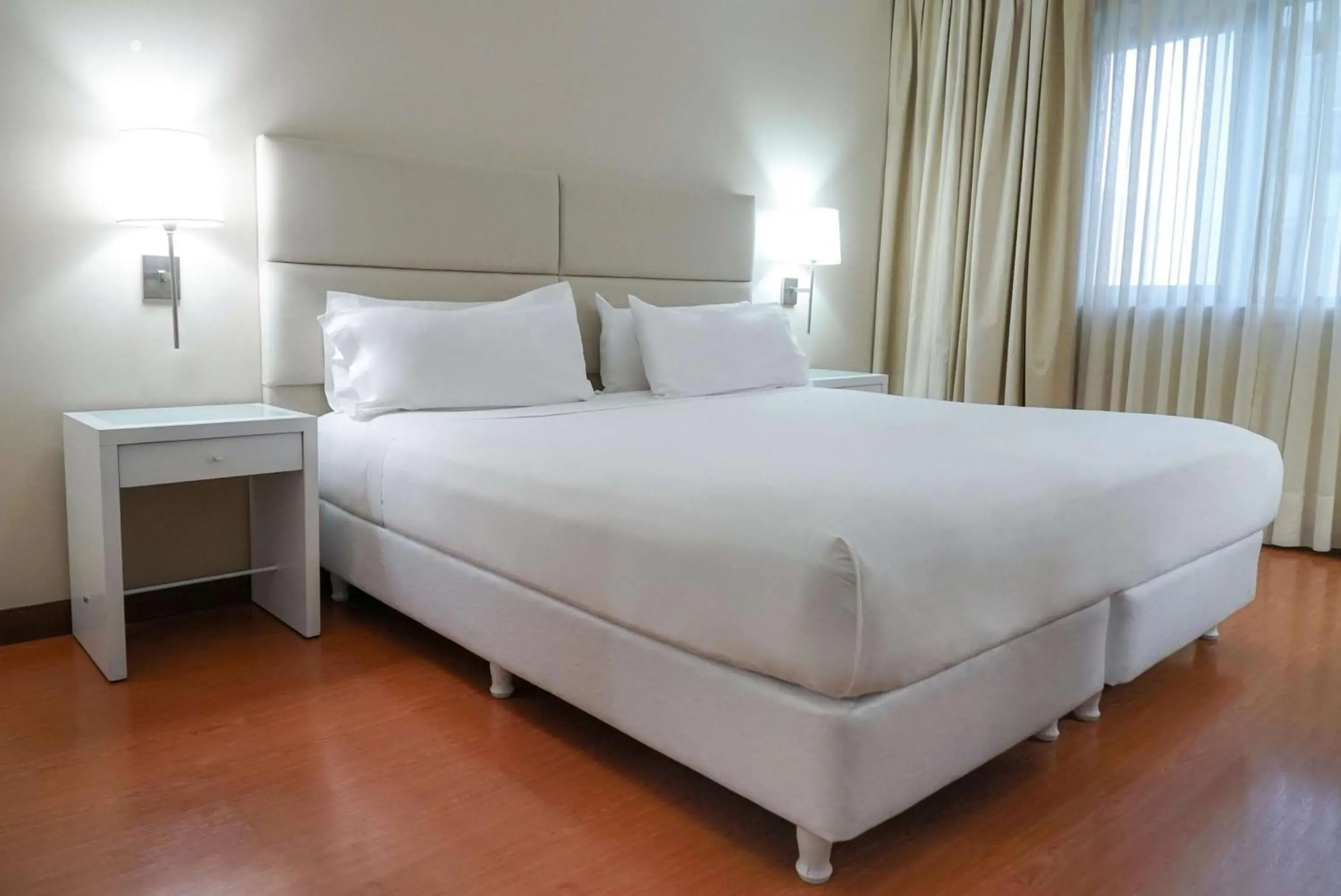 Bedroom, Bed in NH Mendoza Cordillera Bedroom, Bed in NH Mendoza Cordillera