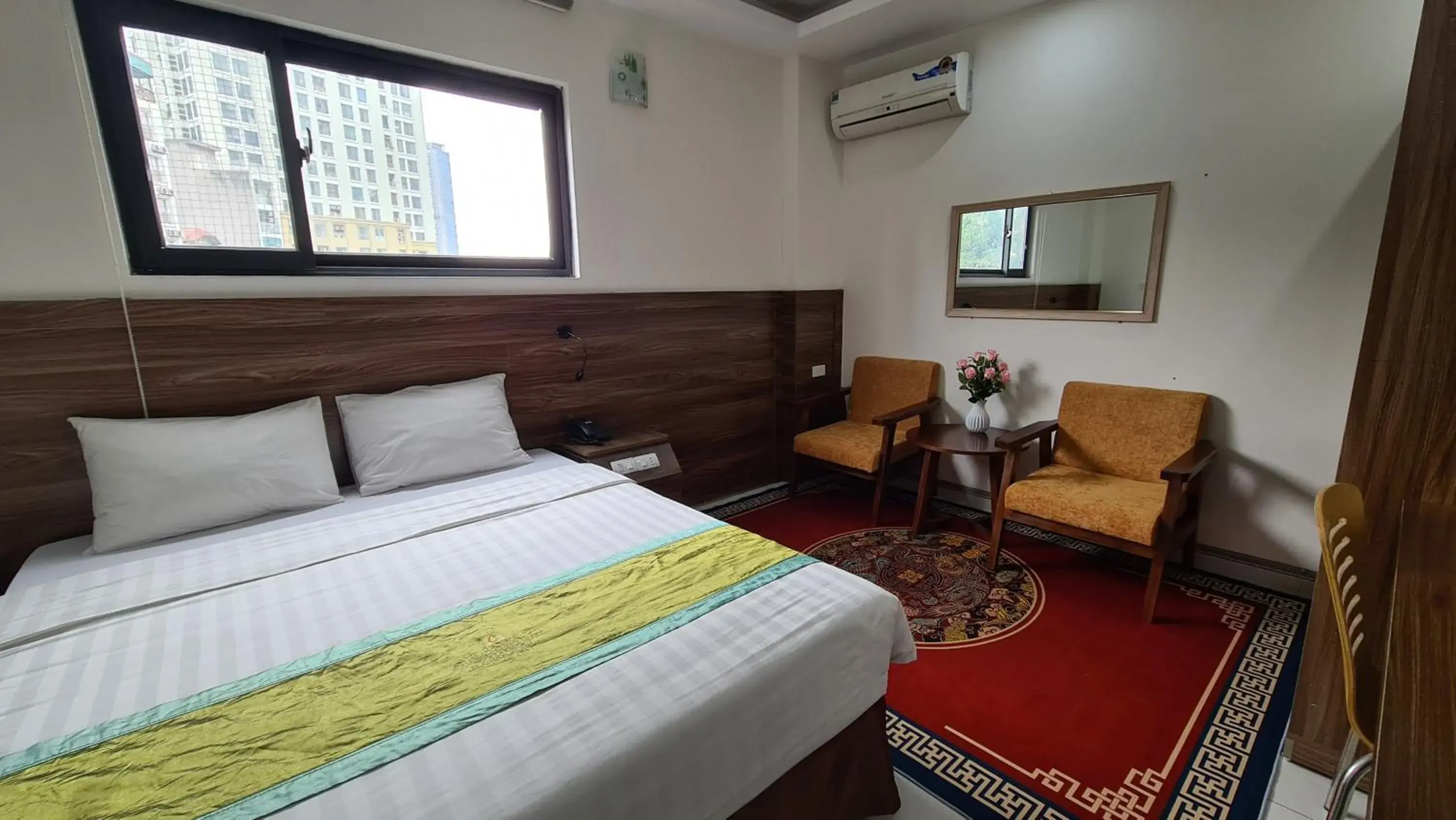 Living room, Bed in Thanh Hang Hotel near Emerald My Dinh Living room, Bed in Thanh Hang Hotel near Emerald My Dinh
