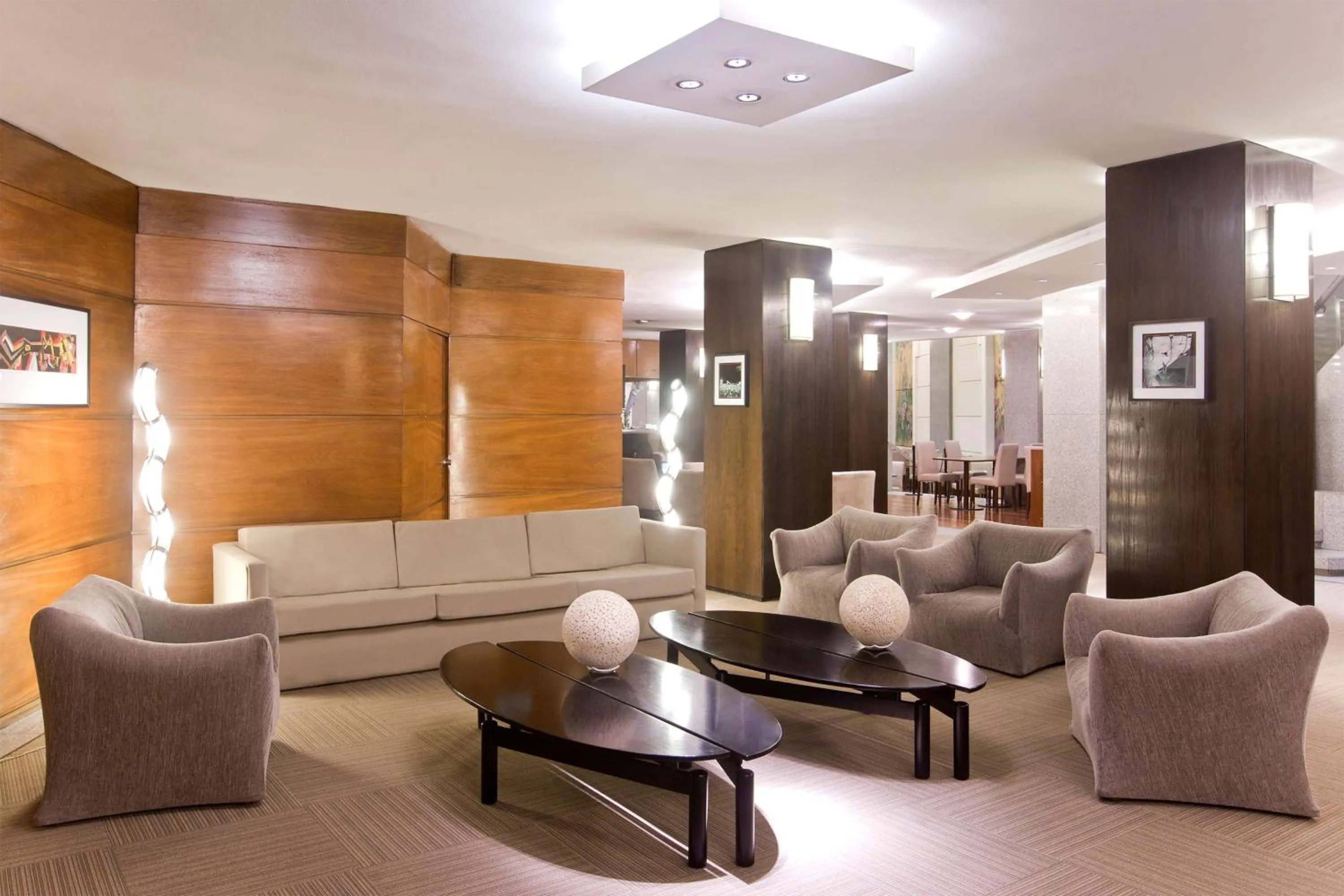 Lobby or reception in NH Córdoba Panorama