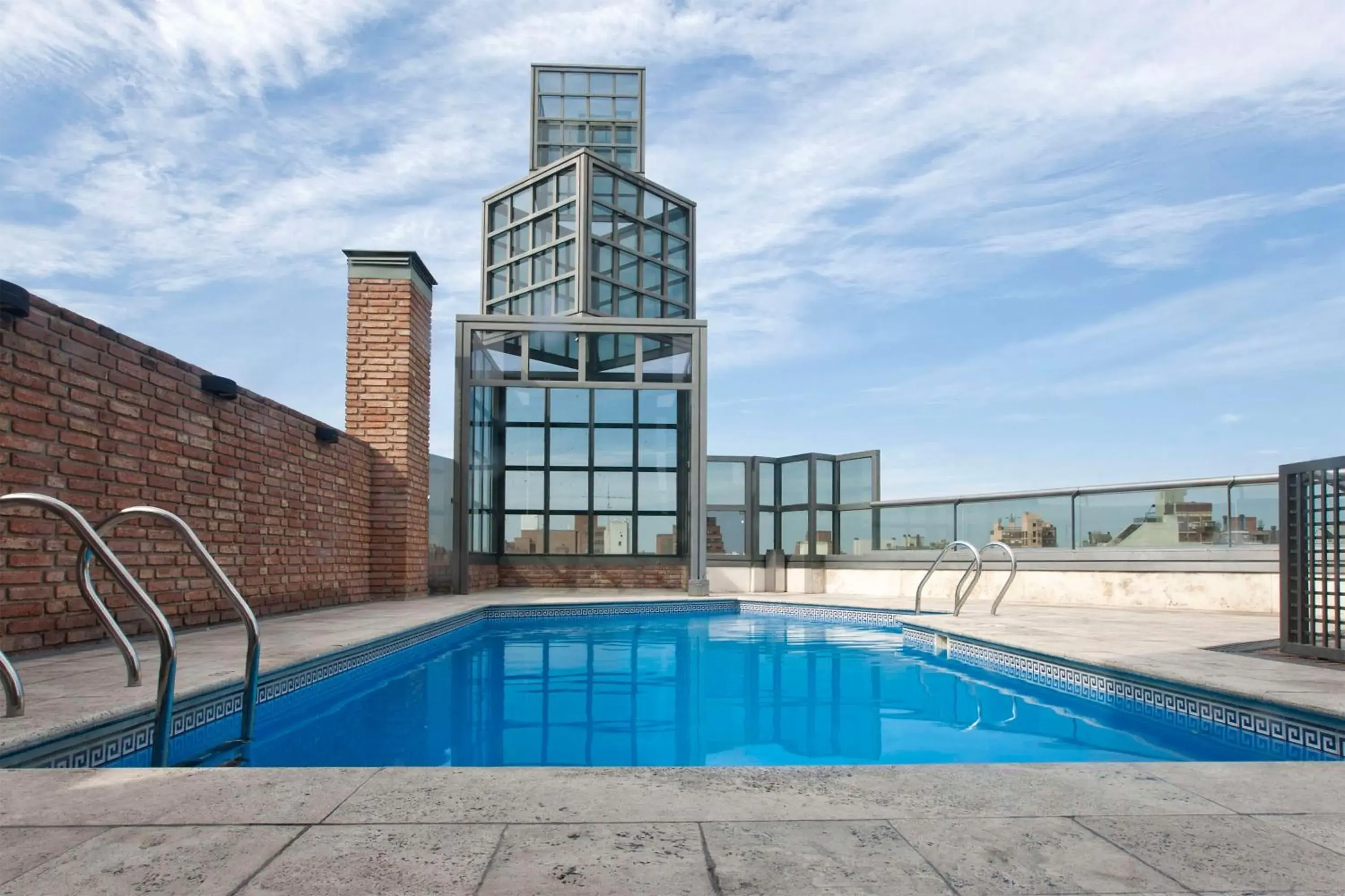 Pool view in NH Córdoba Panorama Pool view in NH Córdoba Panorama
