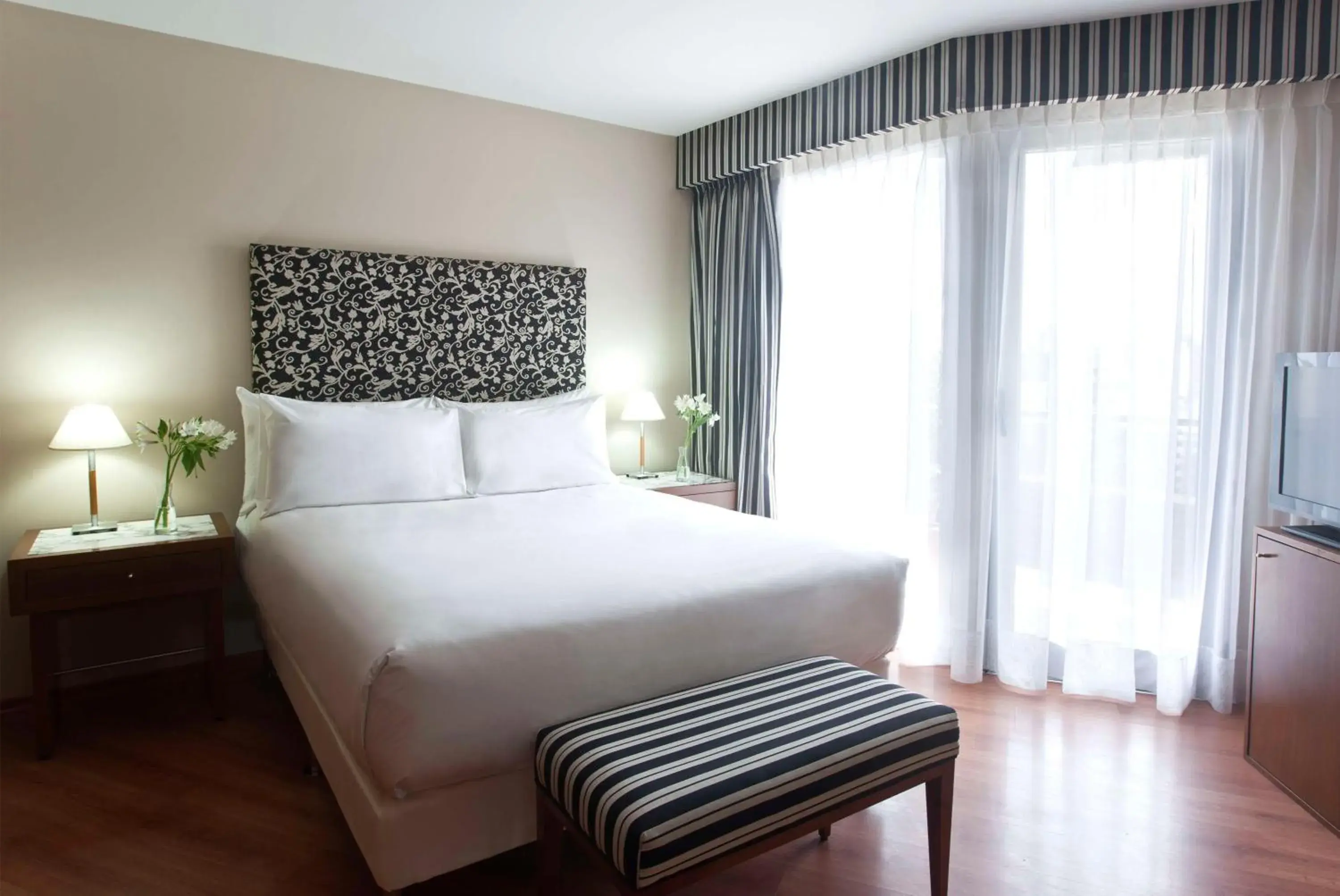 Bedroom, Bed in NH Córdoba Panorama Bedroom, Bed in NH Córdoba Panorama