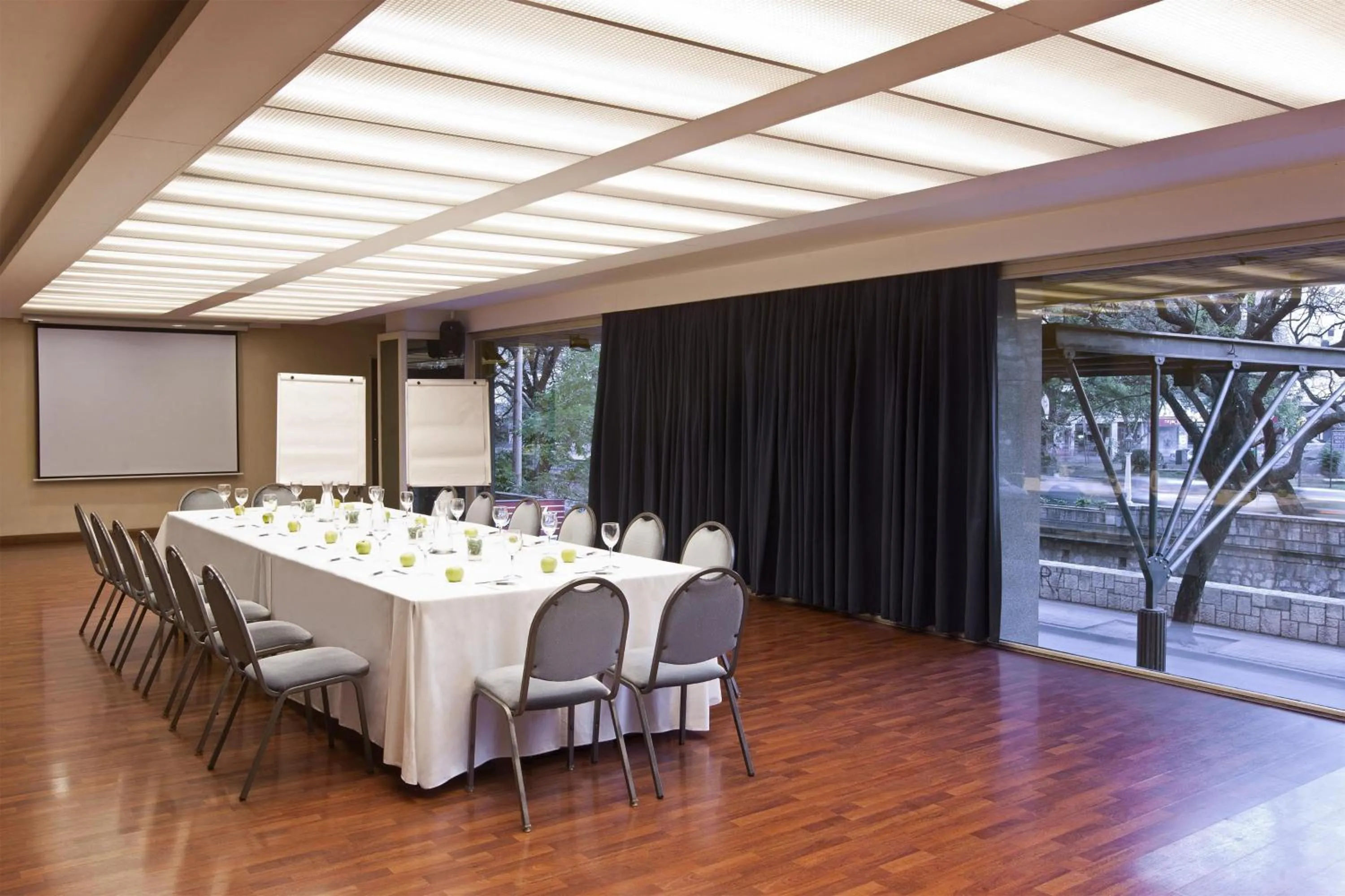 Meeting/conference room in NH Córdoba Panorama