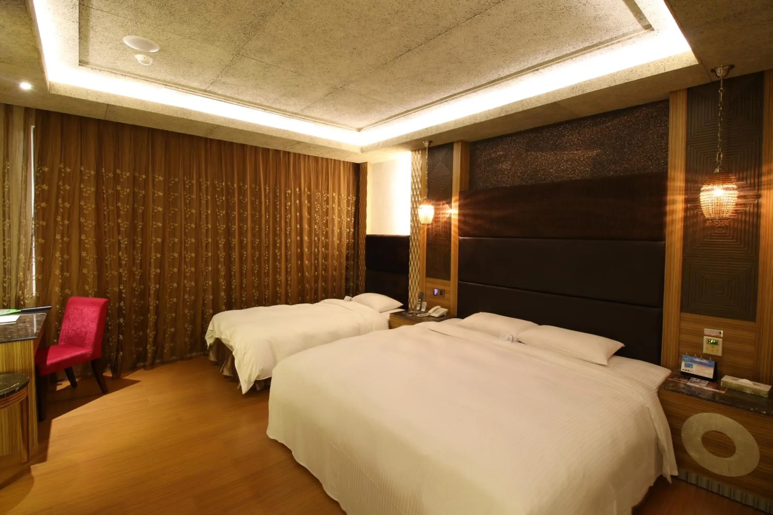 Bed in R7 Hotel Bed in R7 Hotel