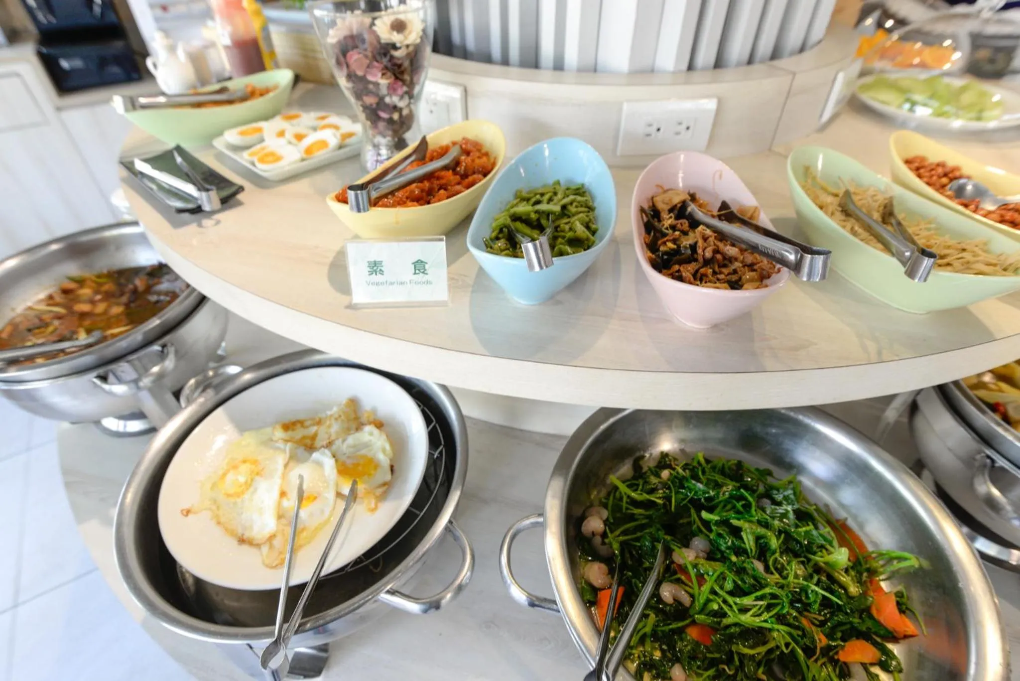 Breakfast in R7 Hotel