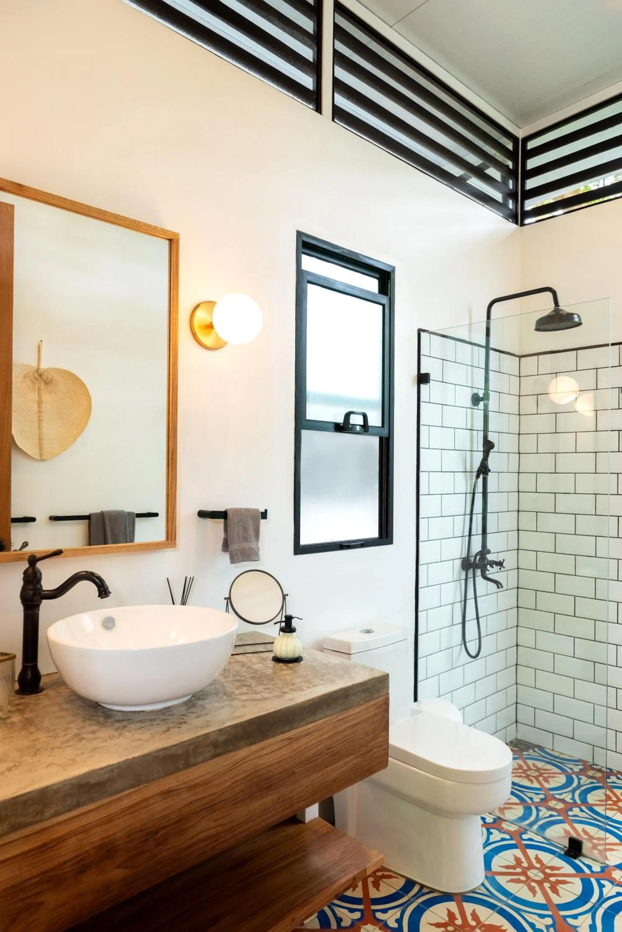 Bathroom in La Prometida