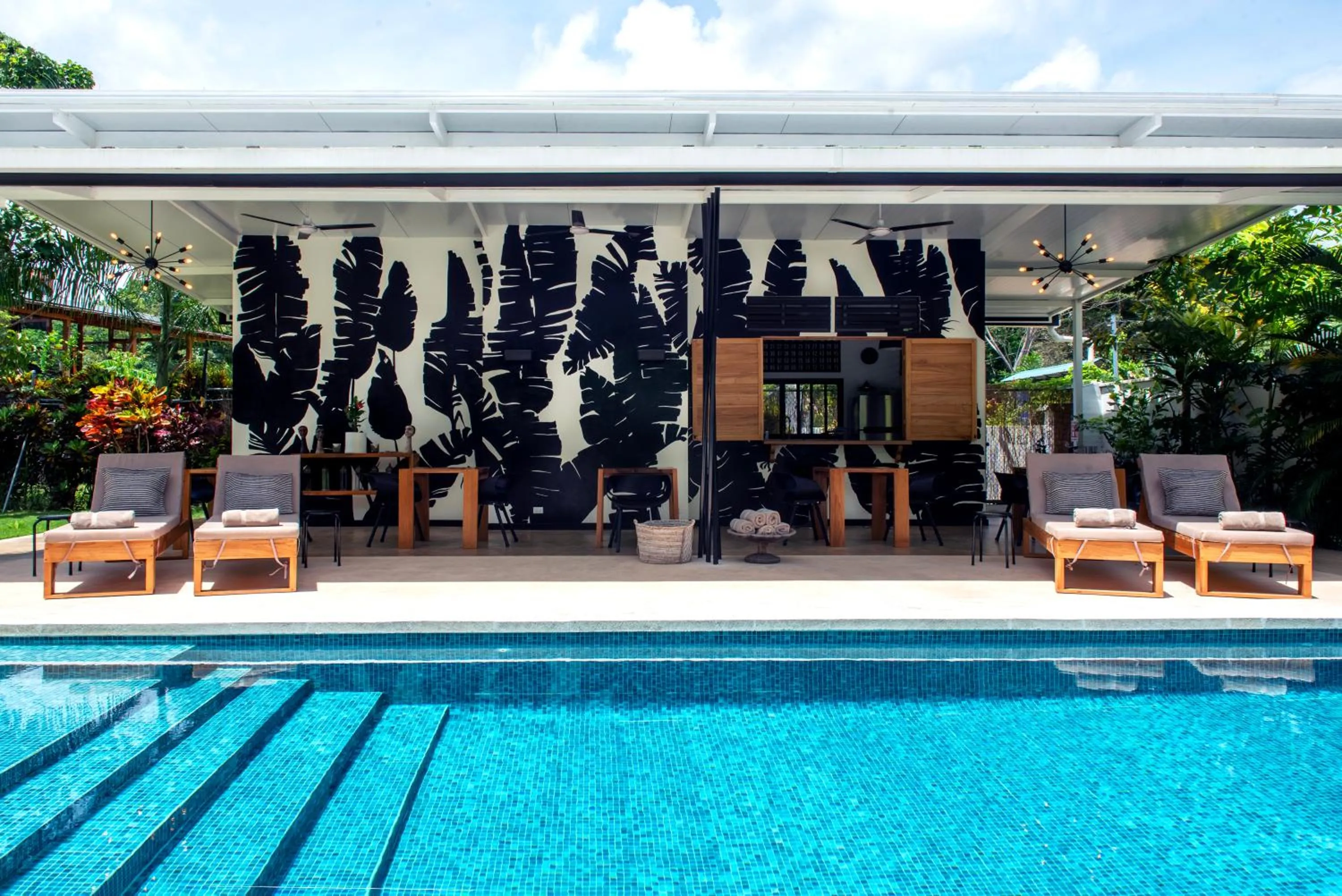 Swimming pool in La Prometida