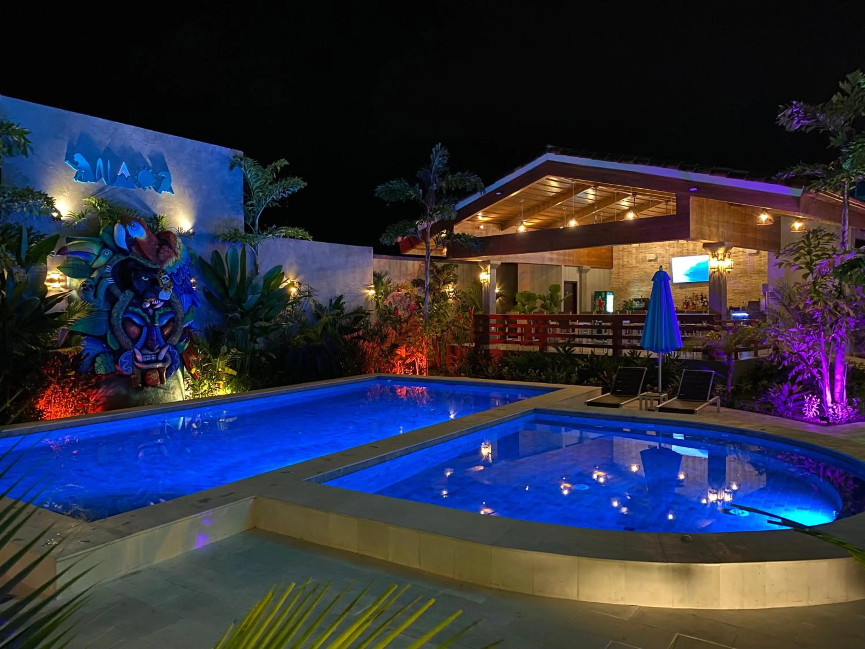 Swimming pool in Hotel Naoz