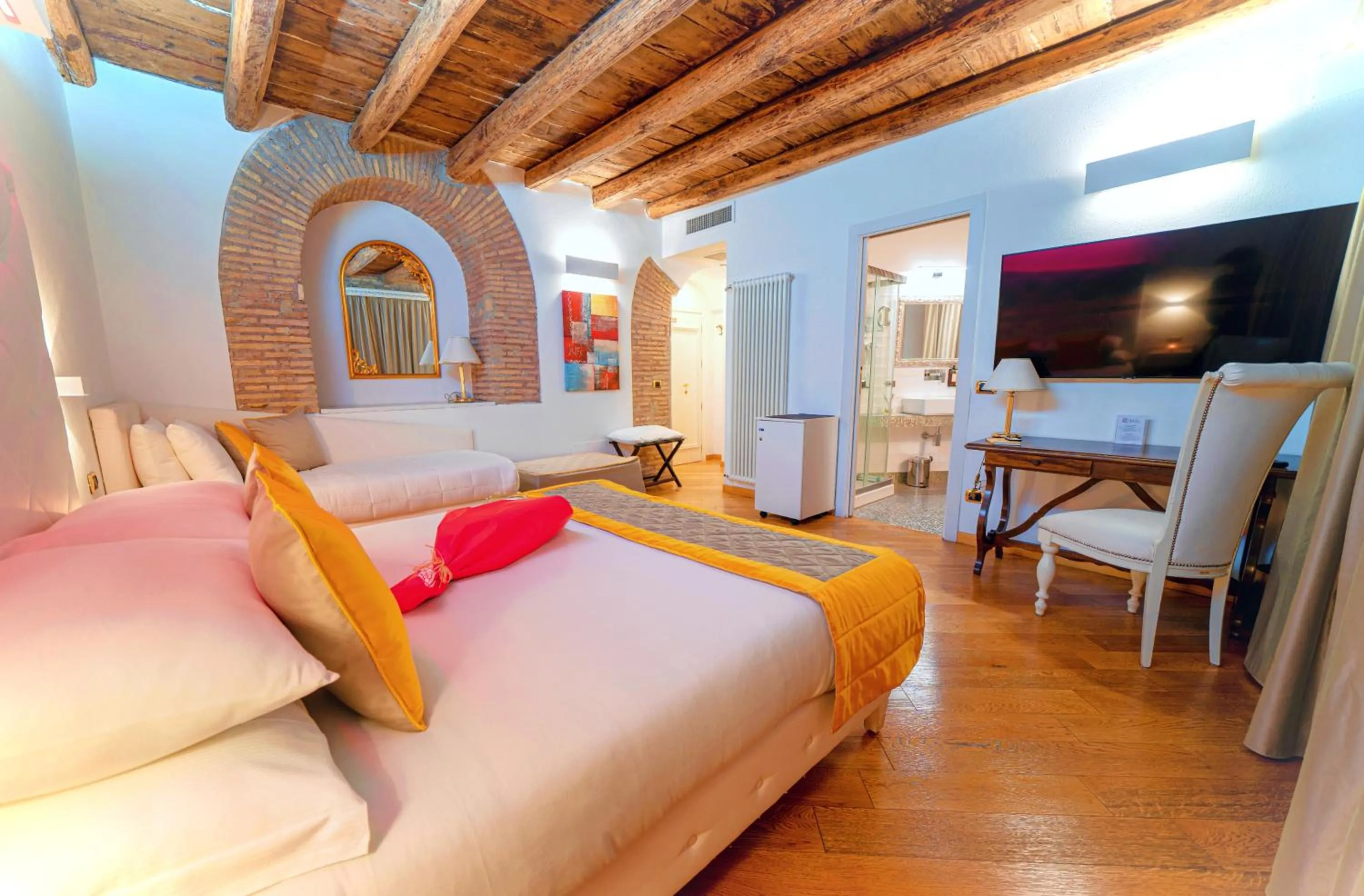 Photo of the whole room, Bed in Maison Spagna Suites