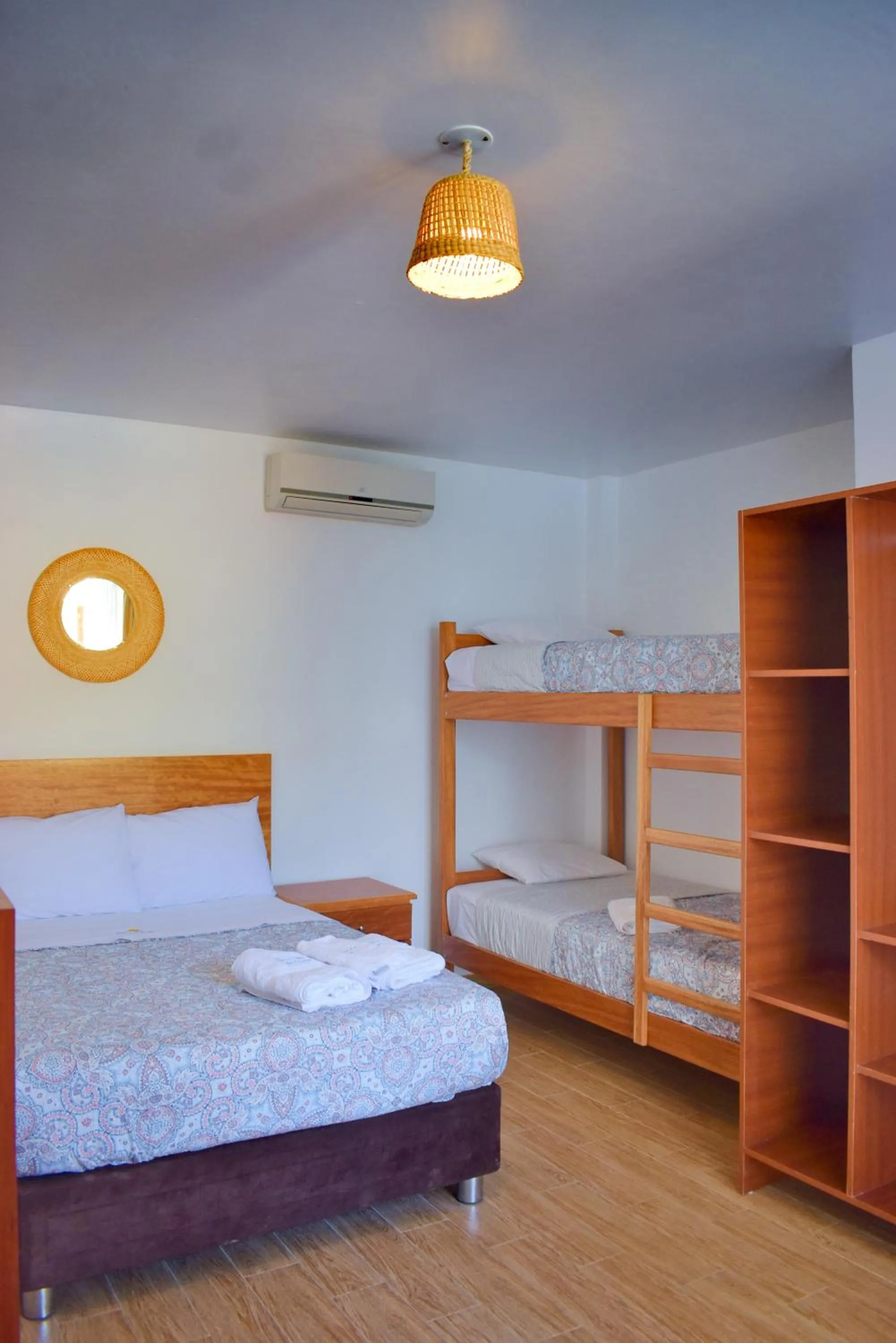 Quadruple Room with Private Bathroom in Prim Hotel Vichayito