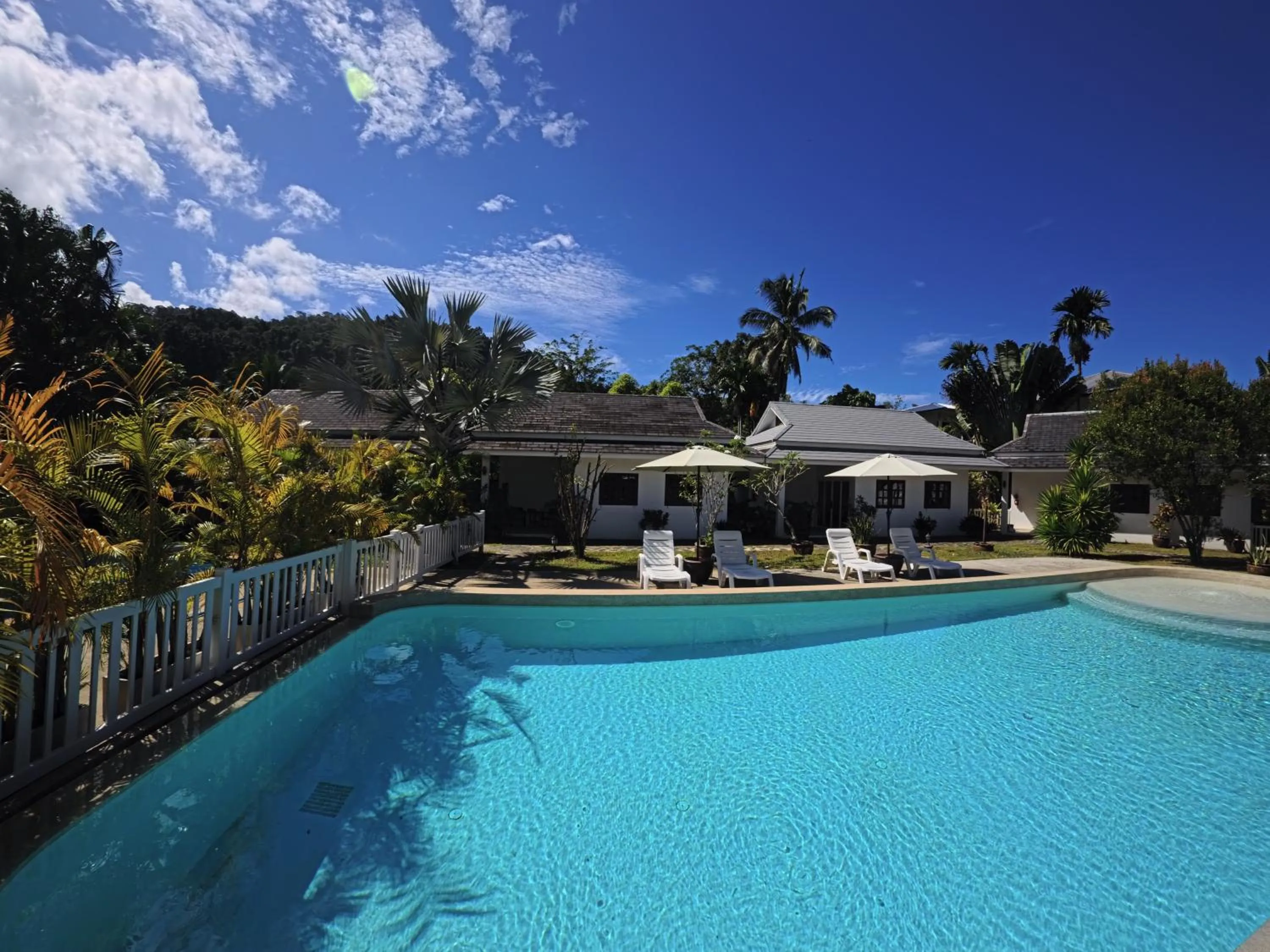 Villa Colina Khao Lak Rooms and Bungalows - Adults Only