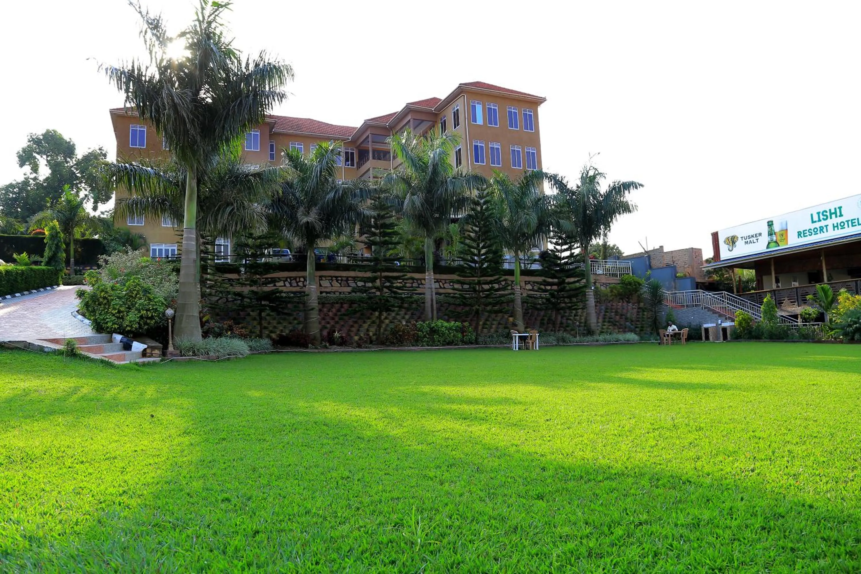 Garden view in Lishi Resort Hotel