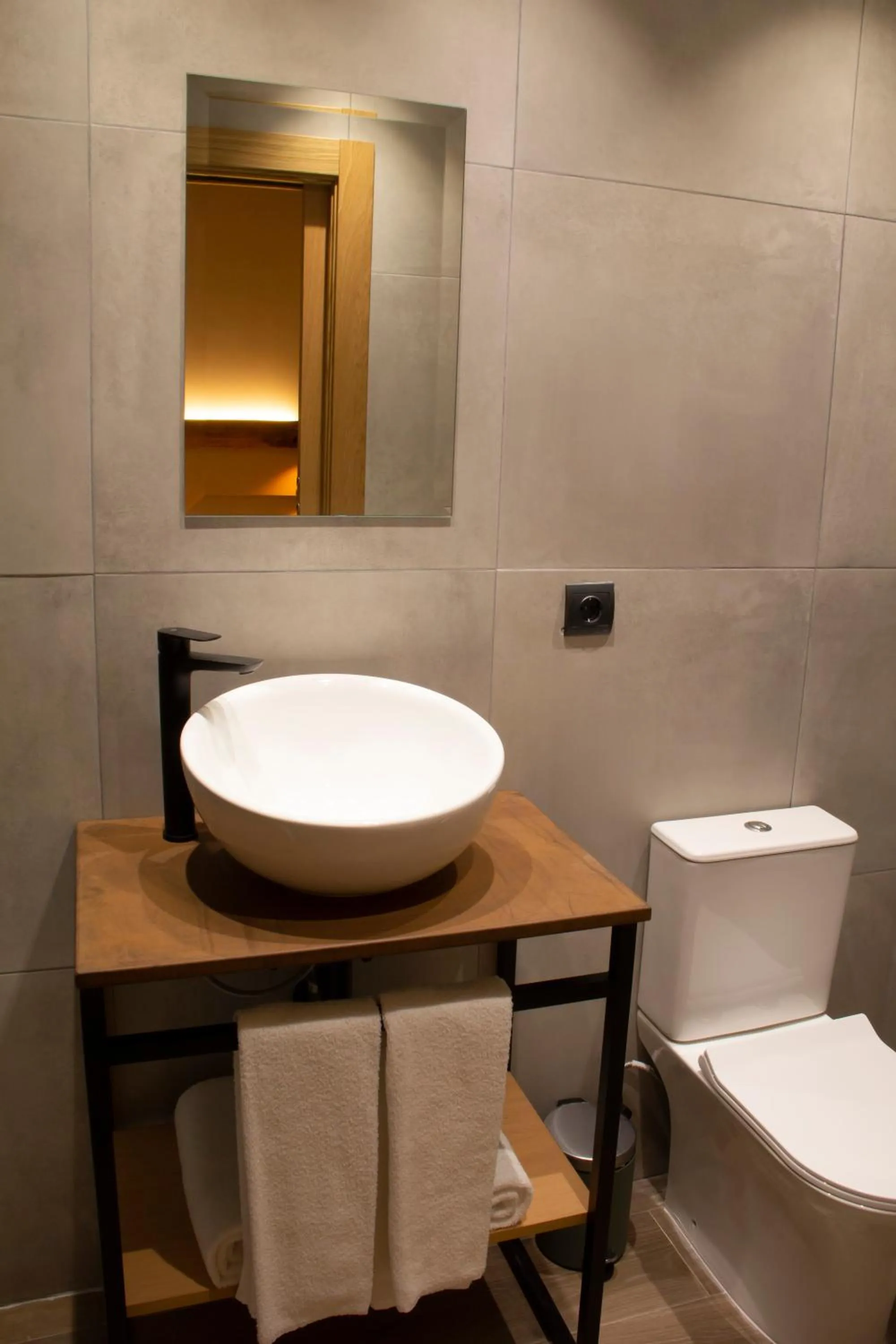 Bathroom in Domus Oncinae