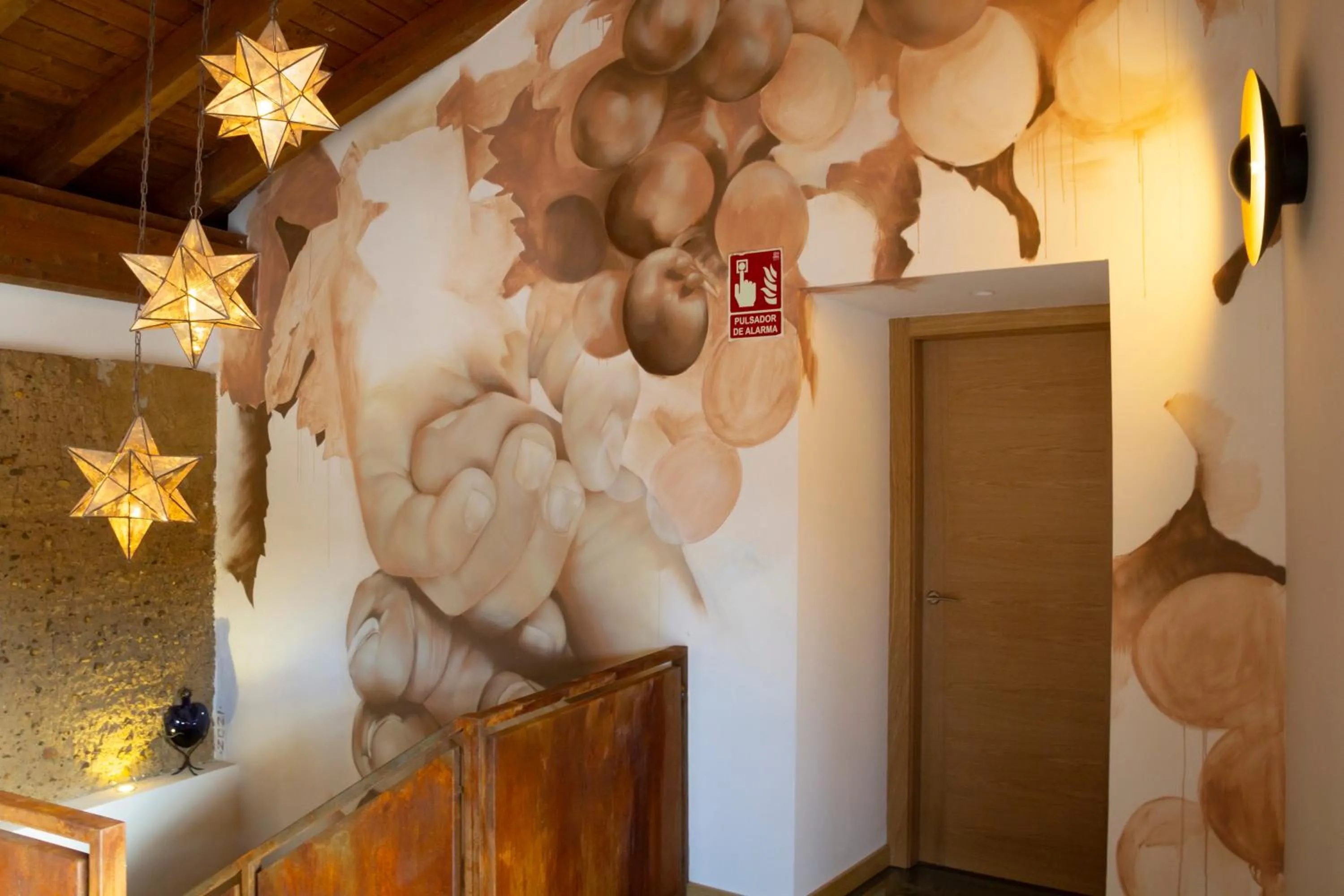 Communal lounge/ TV room in Domus Oncinae