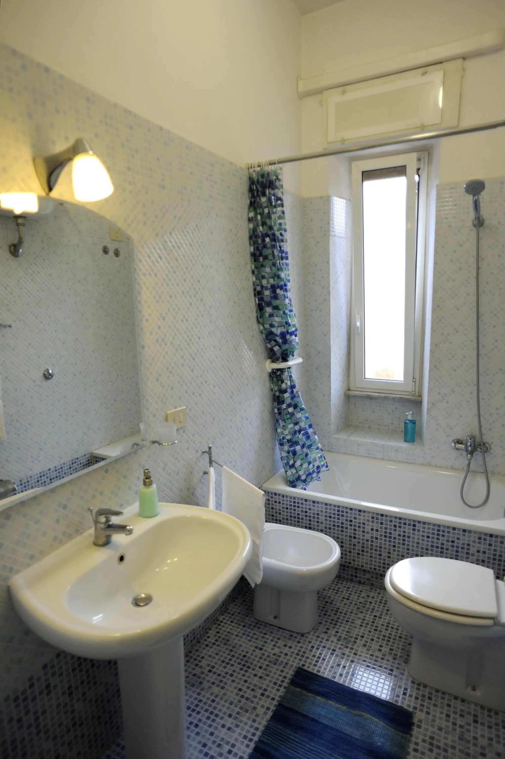 Shower in La Casa Romana