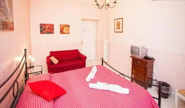 Decorative detail, Bed in La Casa Romana