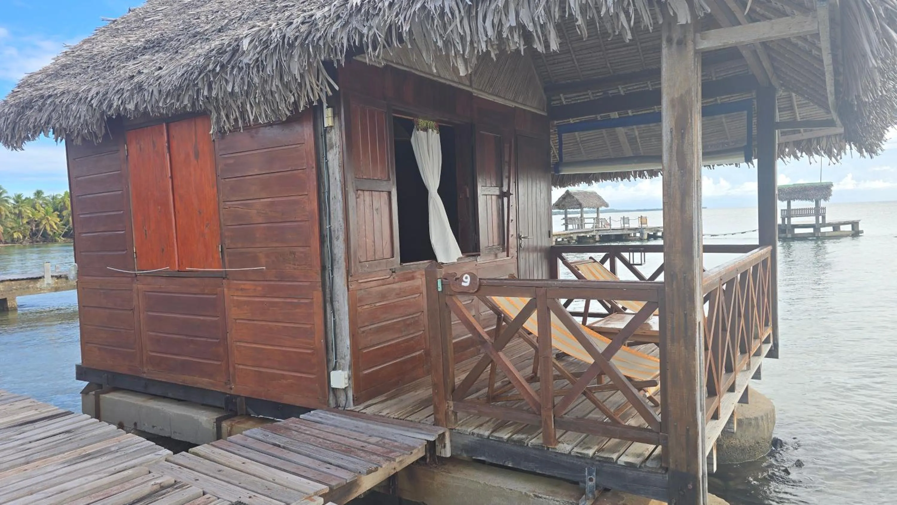 Lakana Hotel