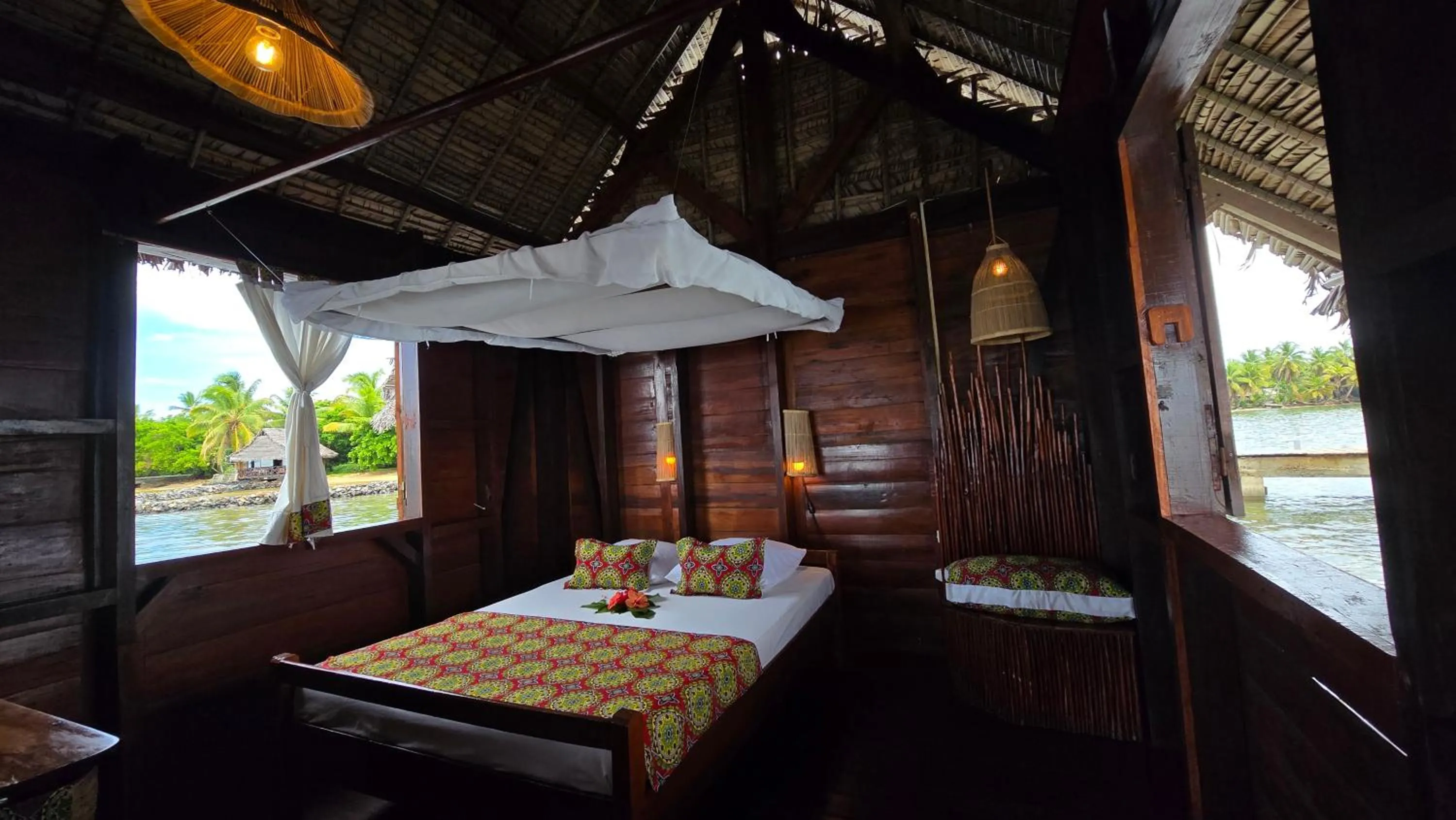 Lakana Hotel
