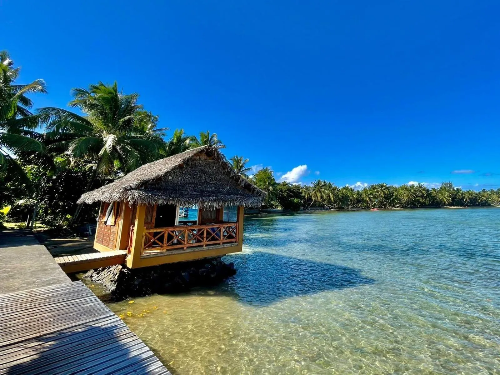 Lakana Hotel