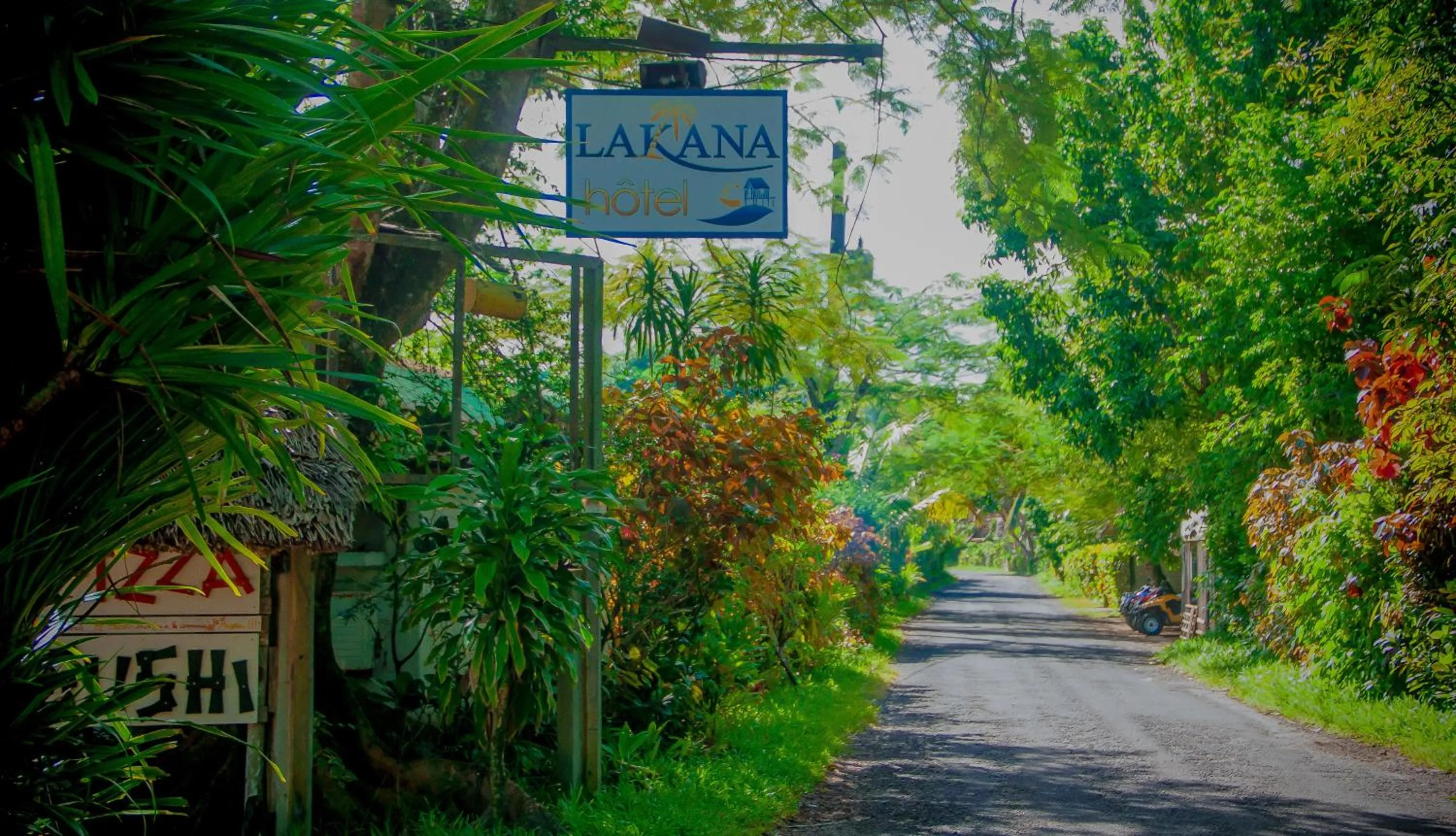Restaurant/places to eat in Lakana Hotel