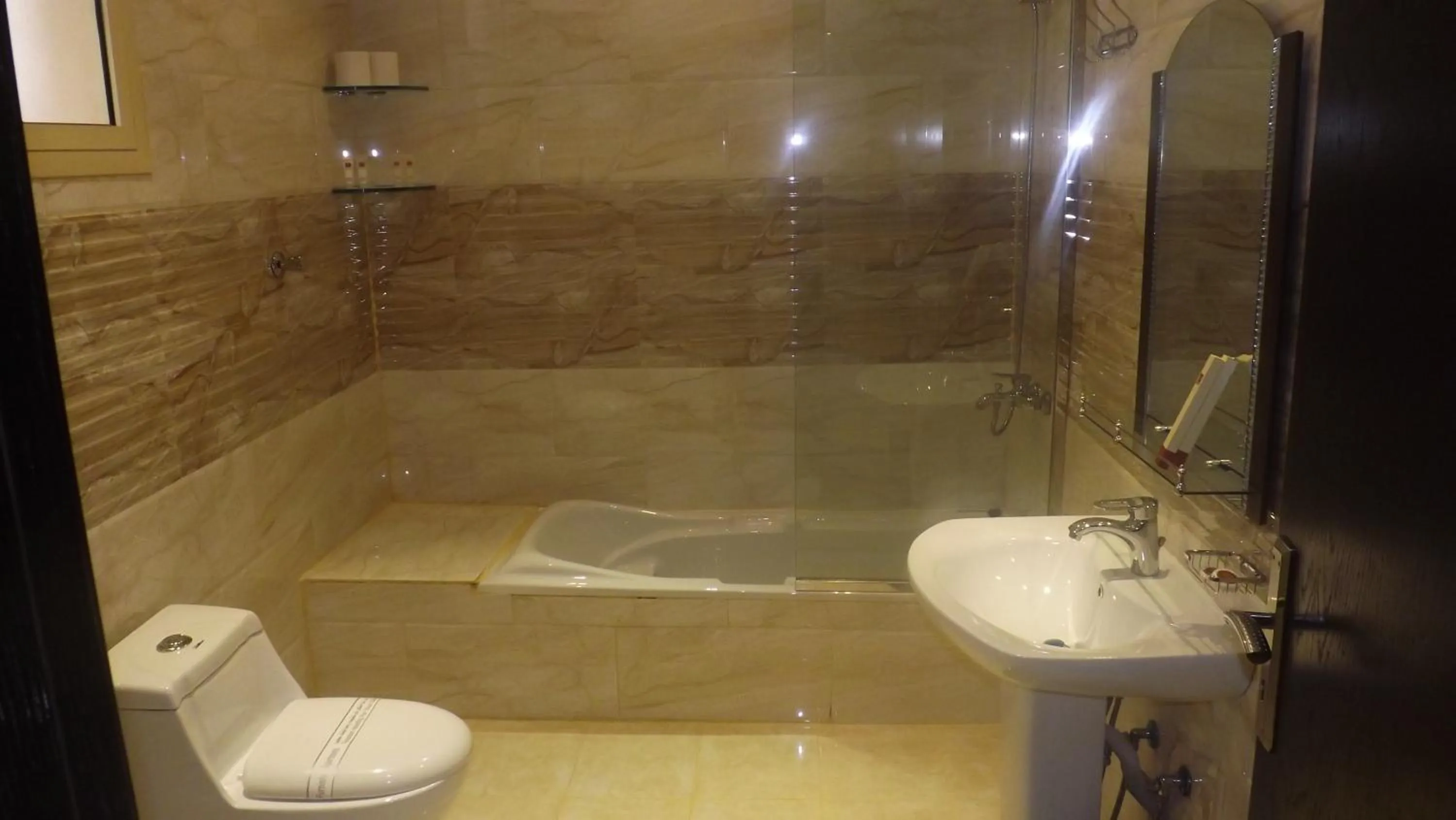 Bathroom in Taleen Serviced Apartments AlMasif