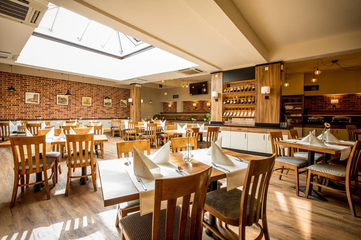 Restaurant/places to eat in Park Hotel Diament Zabrze - Gliwice