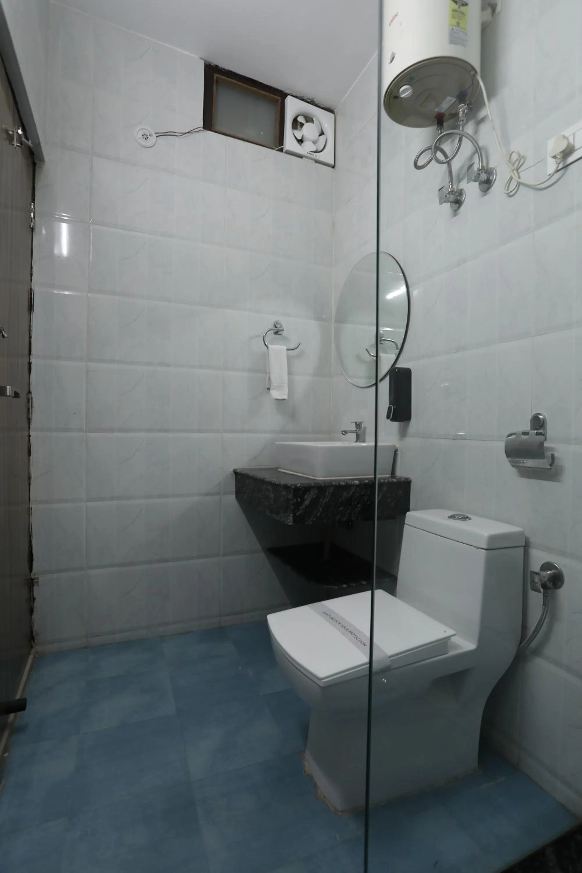 Shower in Gallivanto Inn