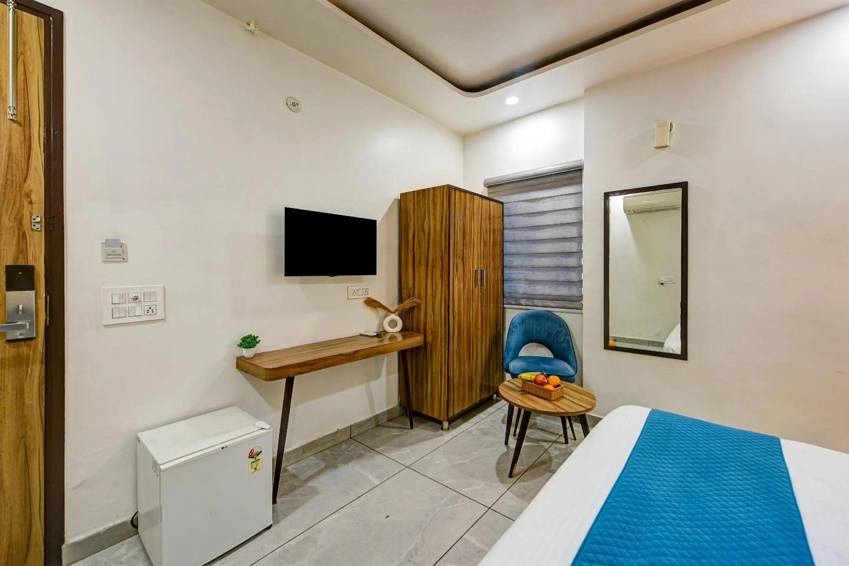 Communal lounge/ TV room, Bed in Gallivanto Inn