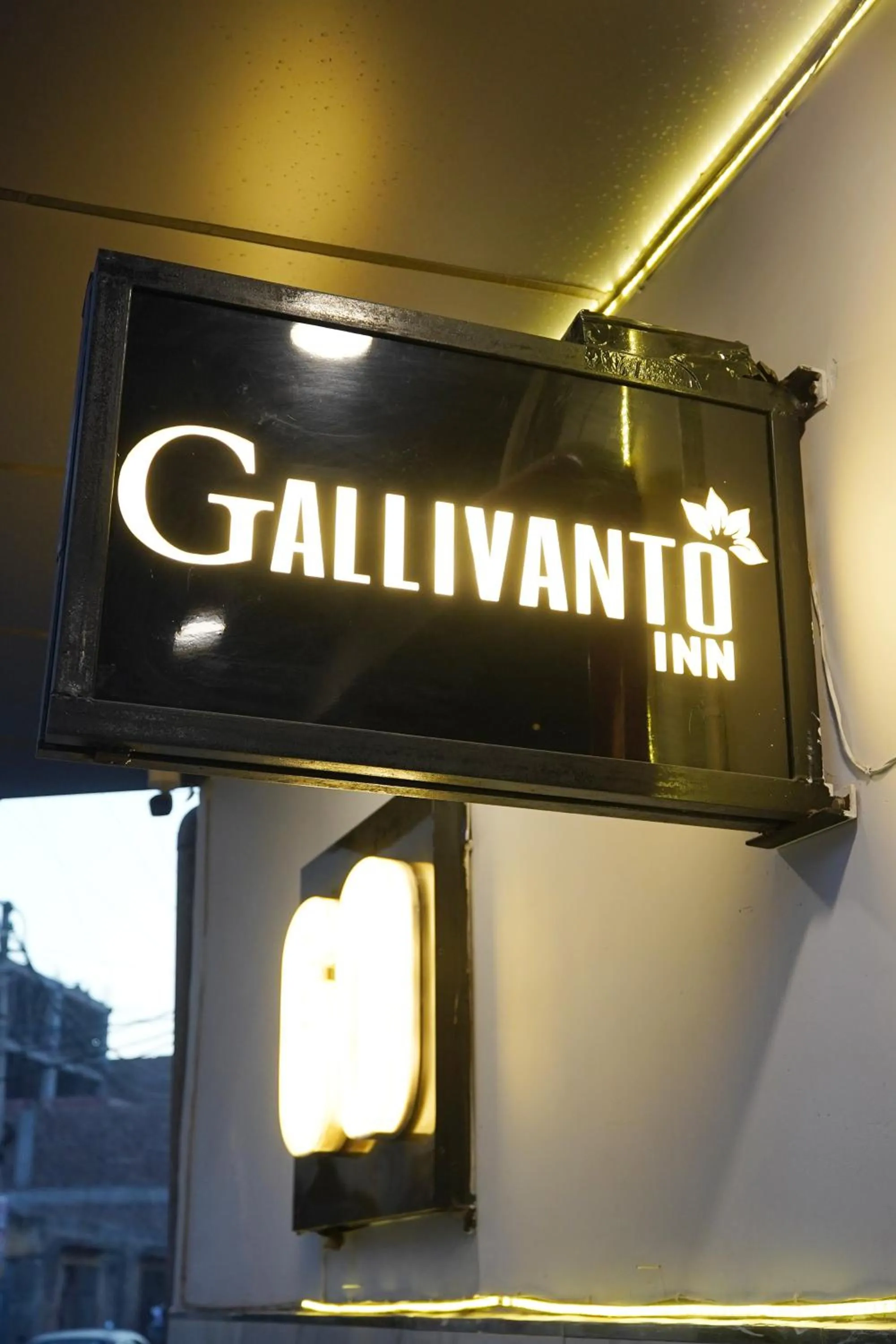 Property building in Gallivanto Inn