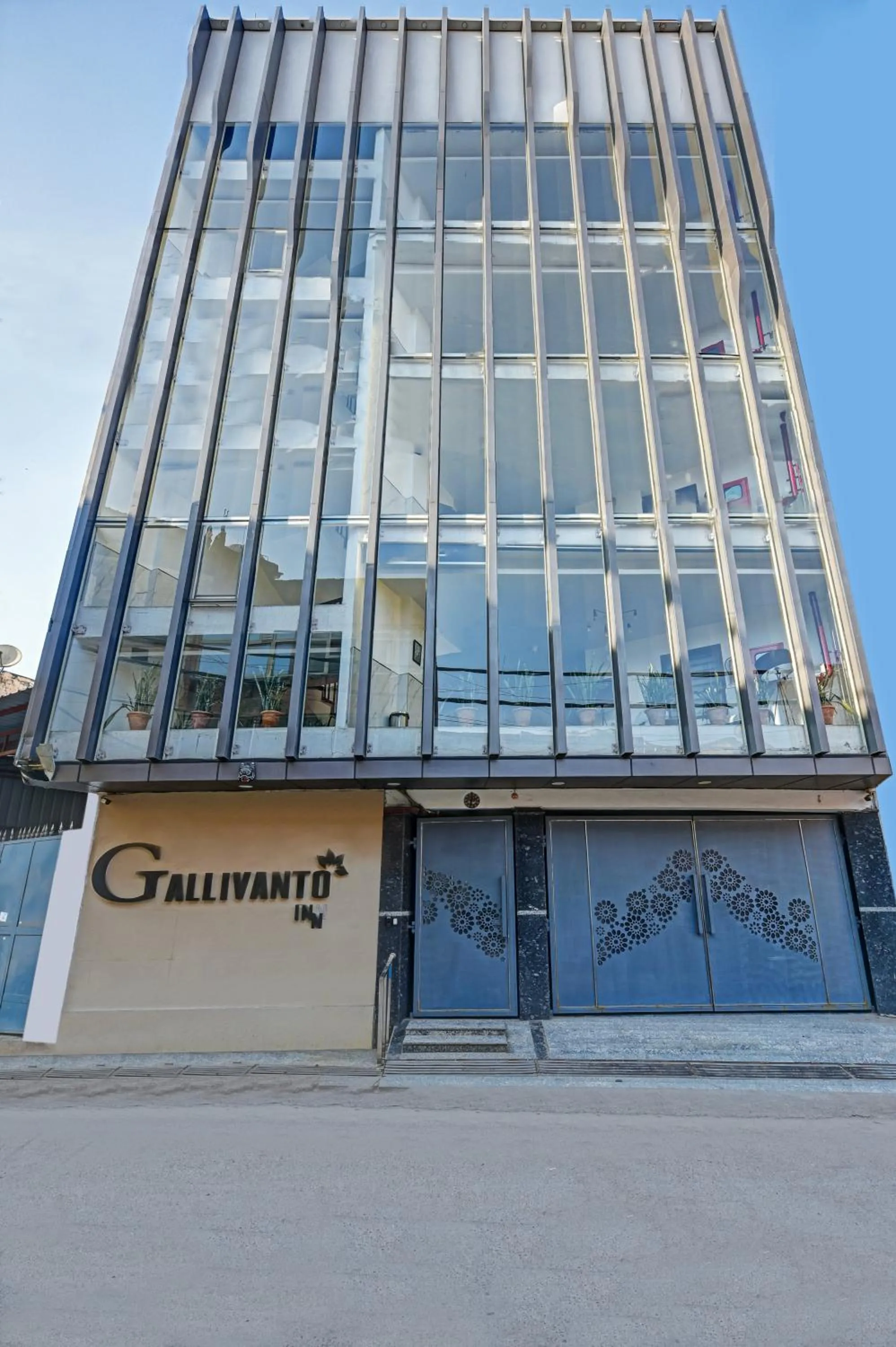 Facade/entrance in Gallivanto Inn