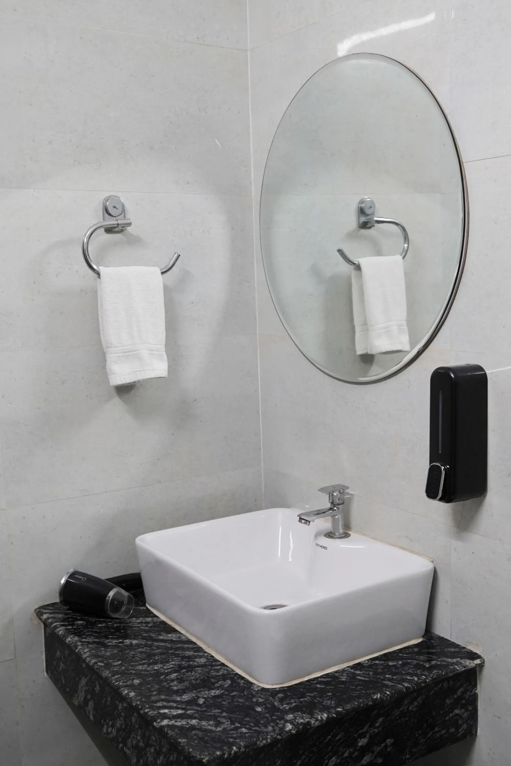 Bathroom in Gallivanto Inn