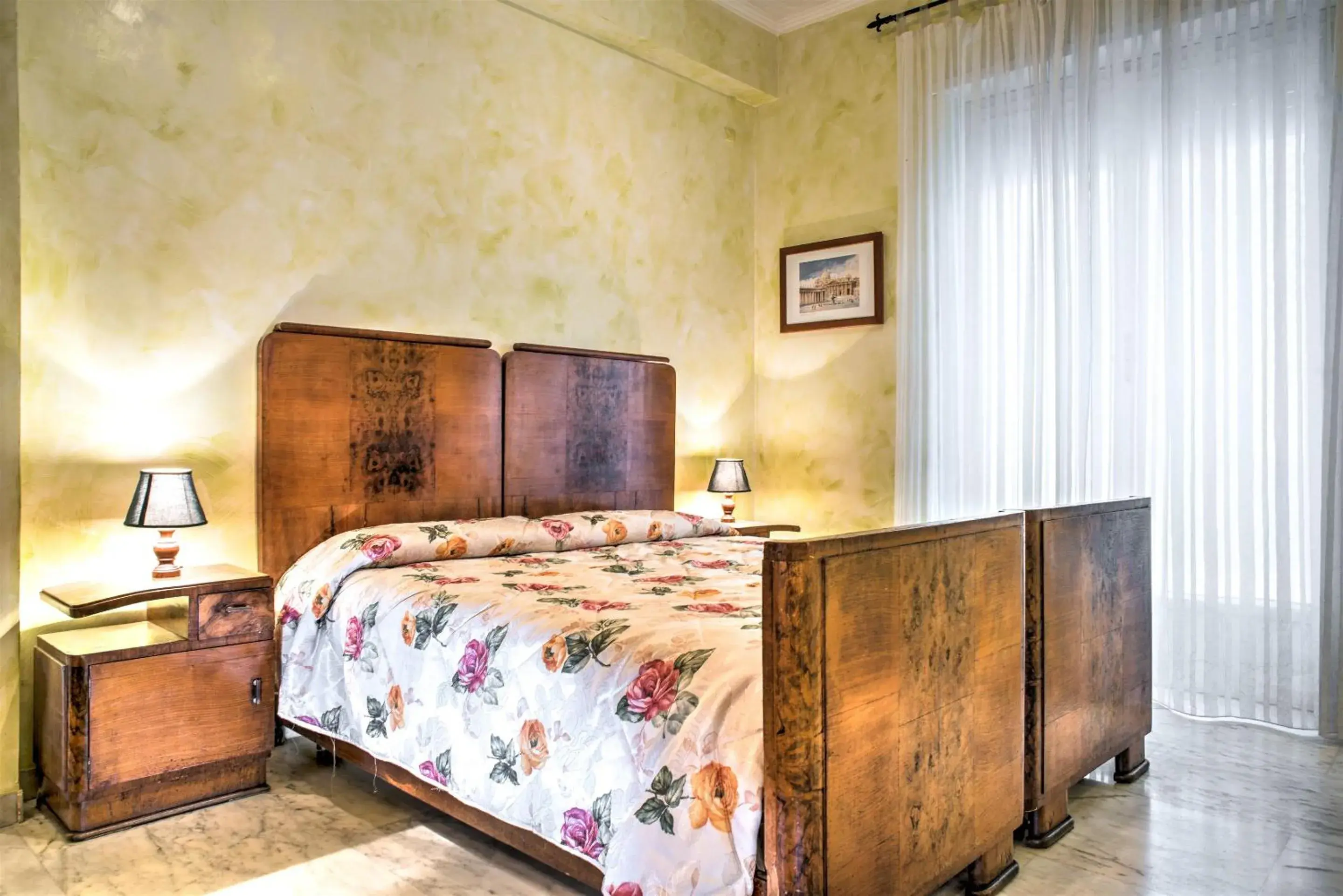 Triple Room with Shared Bathroom in Giornate Romane Triple Room with Shared Bathroom in Giornate Romane