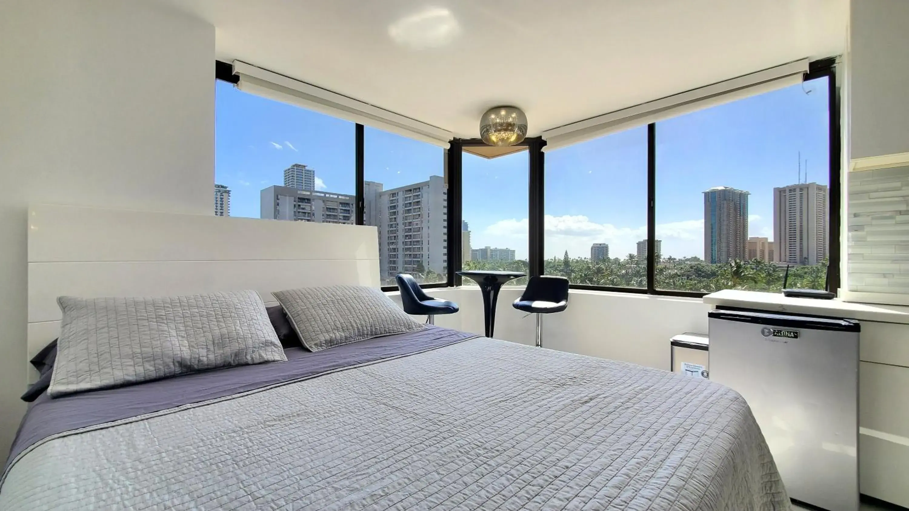 Apartment with Sea View in Waikiki beach modern studio No resort fee Best location Apartment with Sea View in Waikiki beach modern studio No resort fee Best location