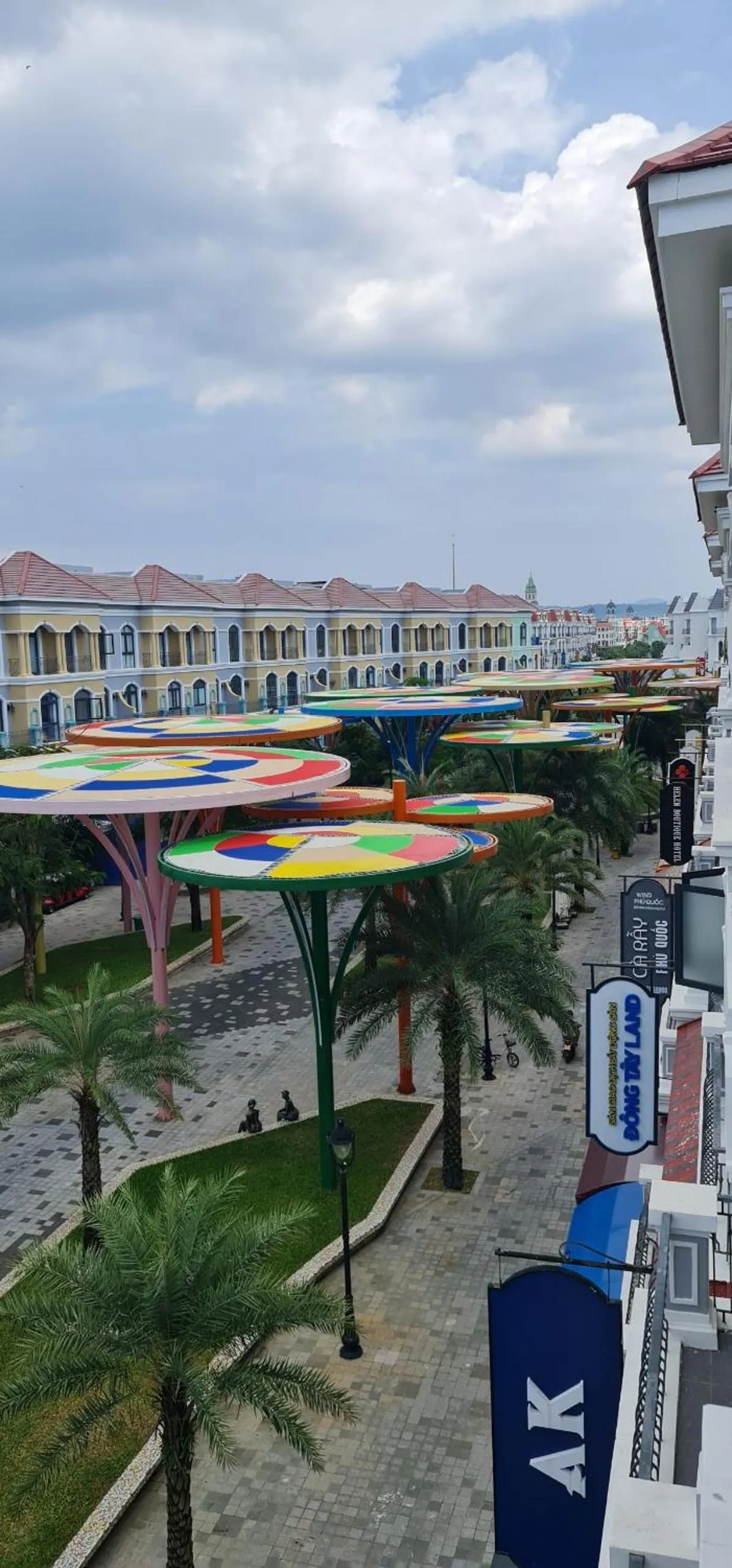 BREAKING DAWN- TAEYANG Hotel Phú Quốc