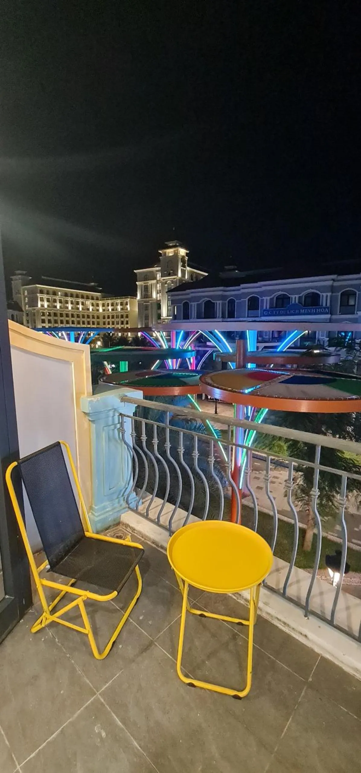 BREAKING DAWN- TAEYANG Hotel Phú Quốc