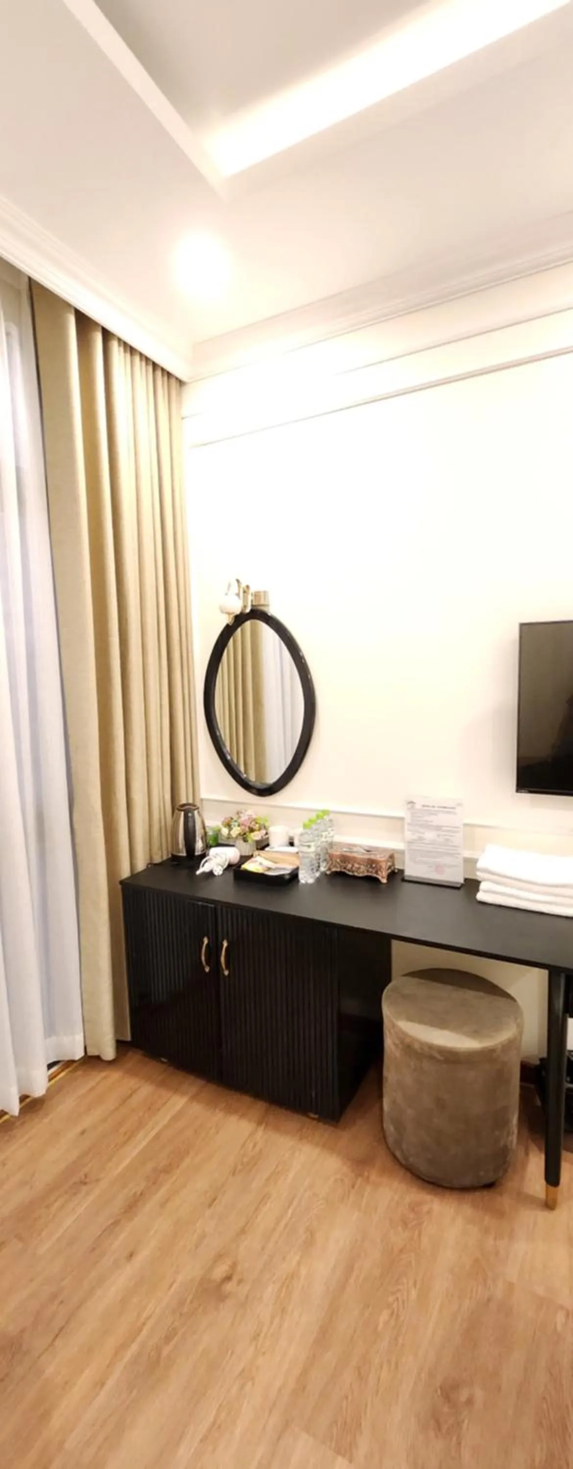 BREAKING DAWN- TAEYANG Hotel Phú Quốc