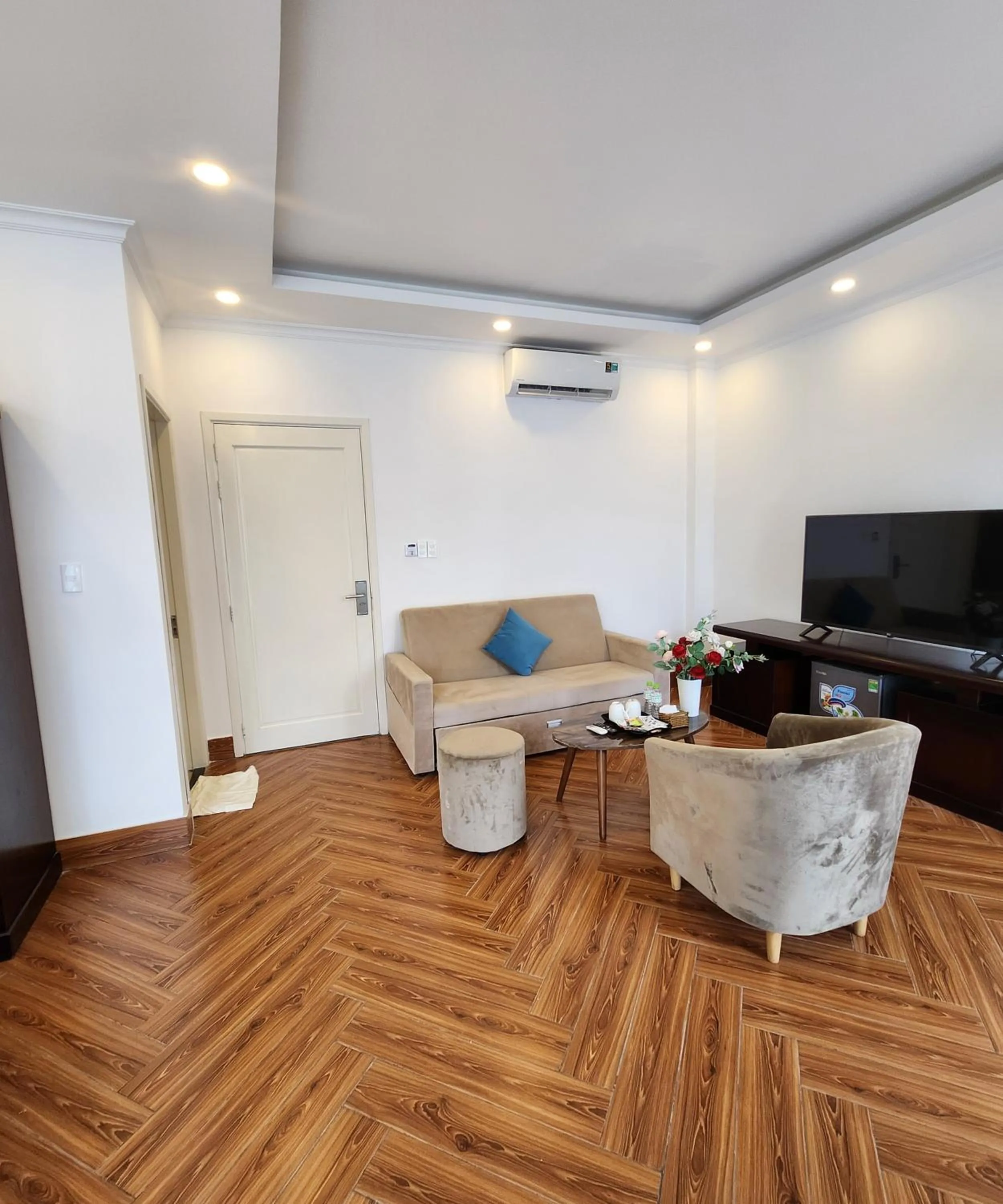 TV and multimedia in BREAKING DAWN- TAEYANG Hotel Phú Quốc