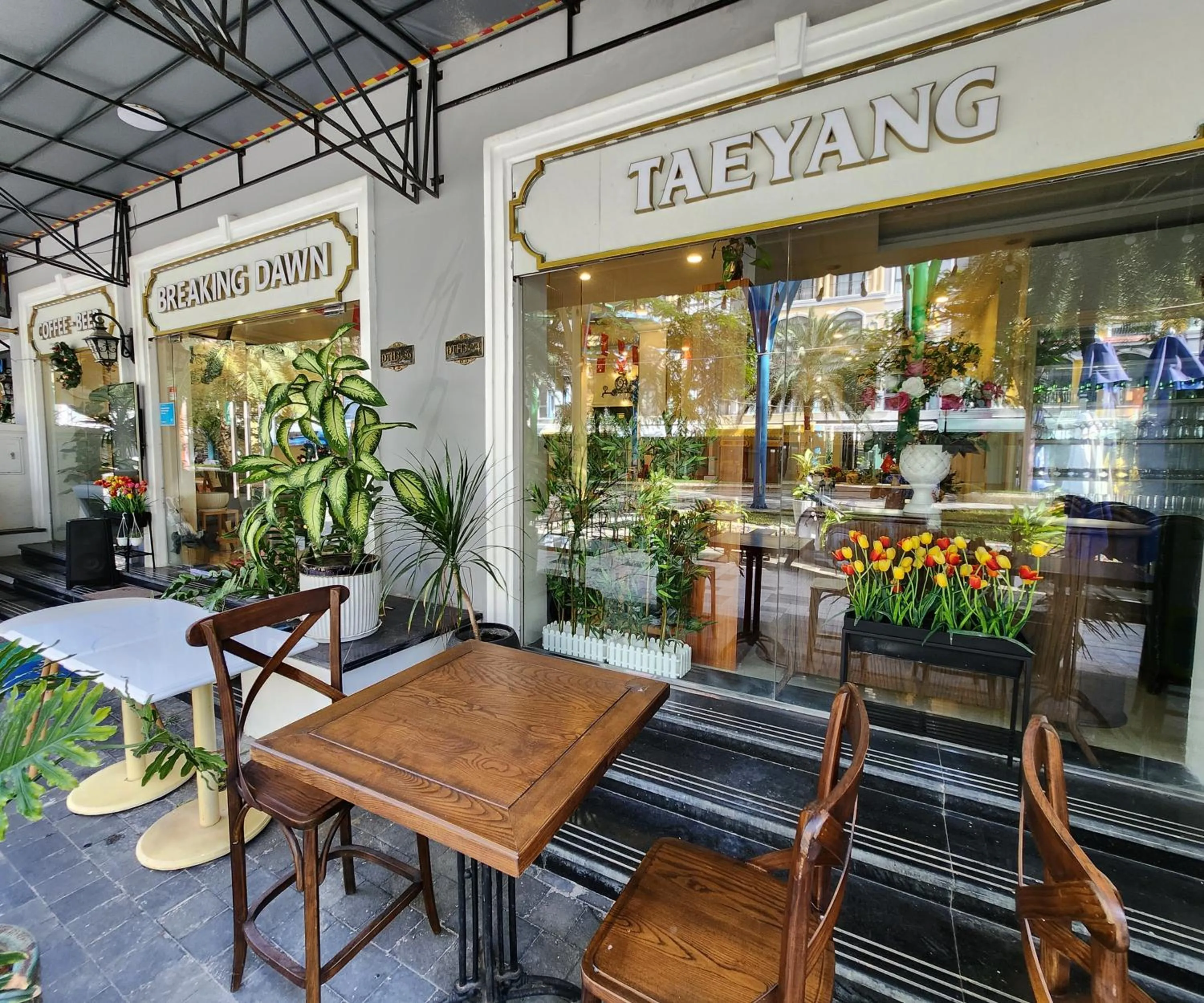 Seating area in BREAKING DAWN- TAEYANG Hotel Phú Quốc