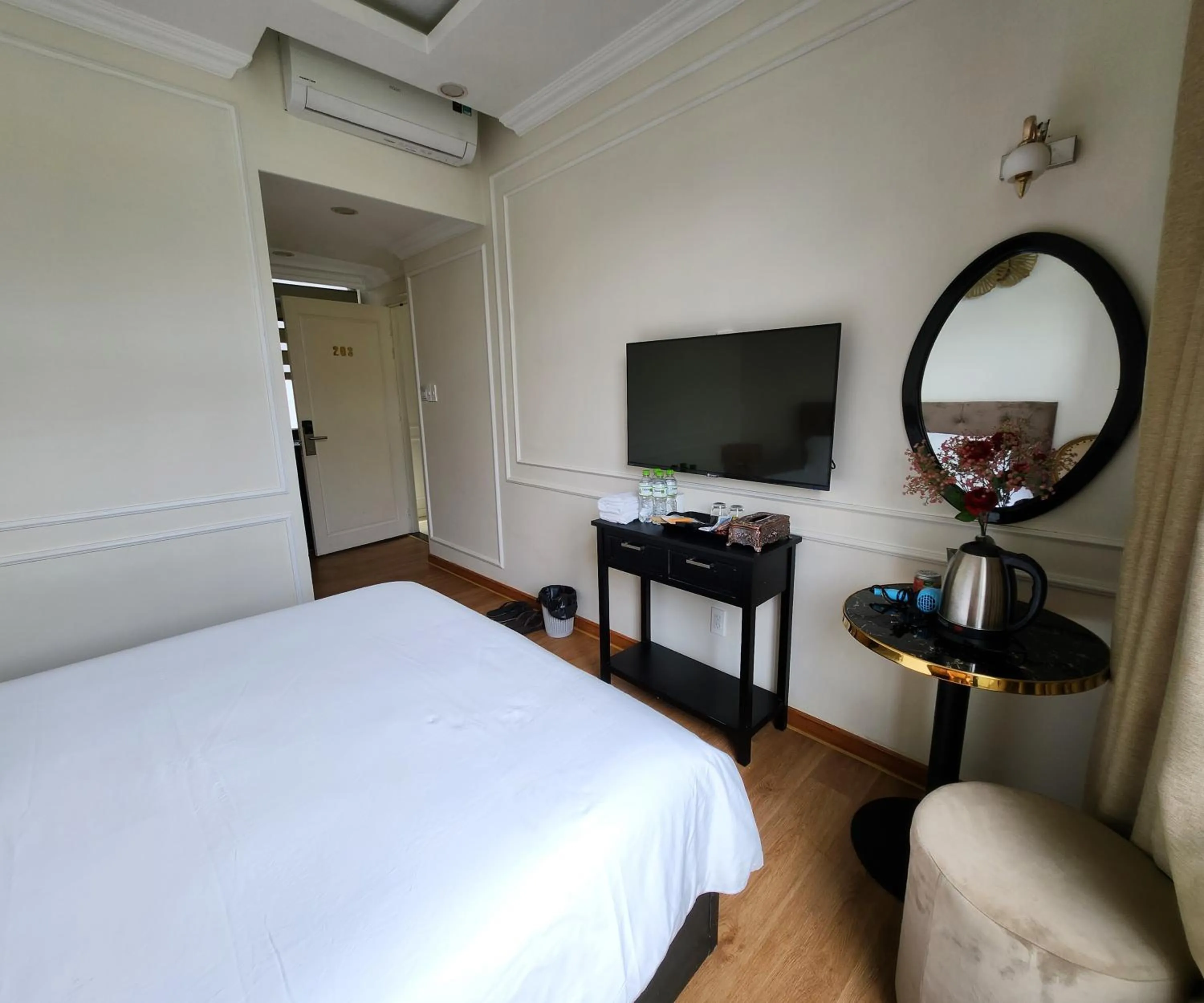Photo of the whole room, Bed in BREAKING DAWN- TAEYANG Hotel Phú Quốc