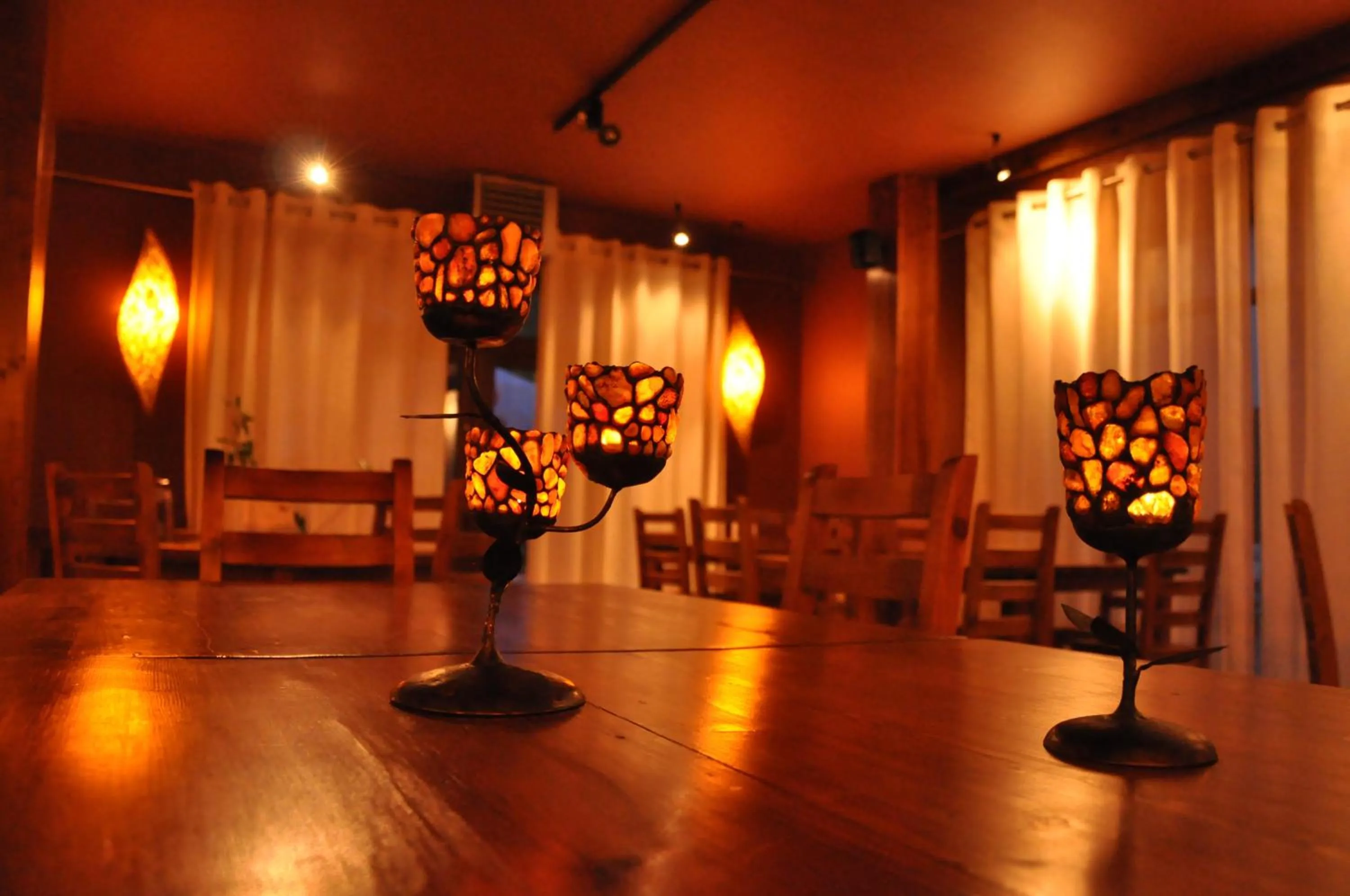 Restaurant/places to eat in Four Winds