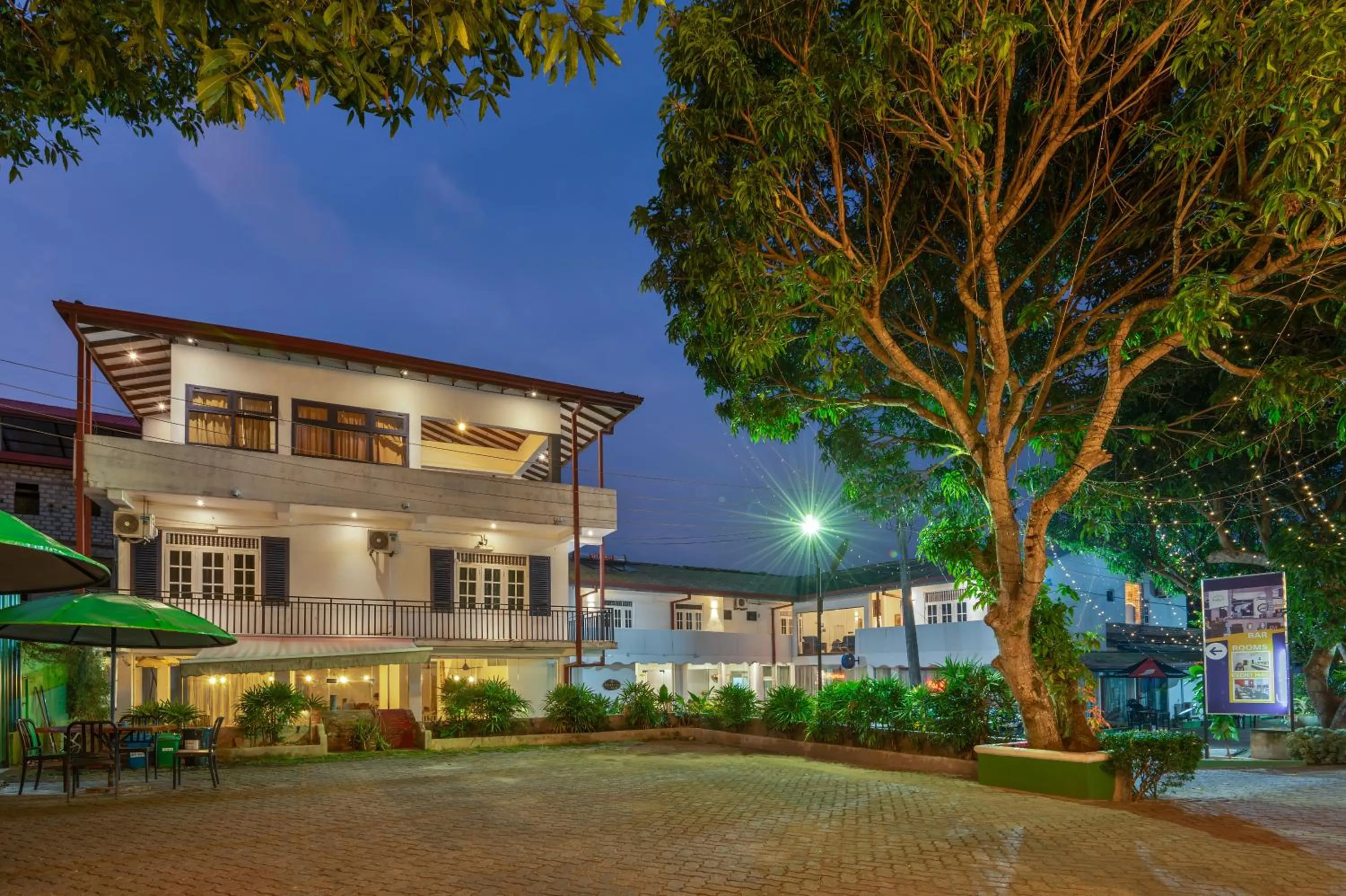 Property building in The Empyrean Airport Transit Hotel